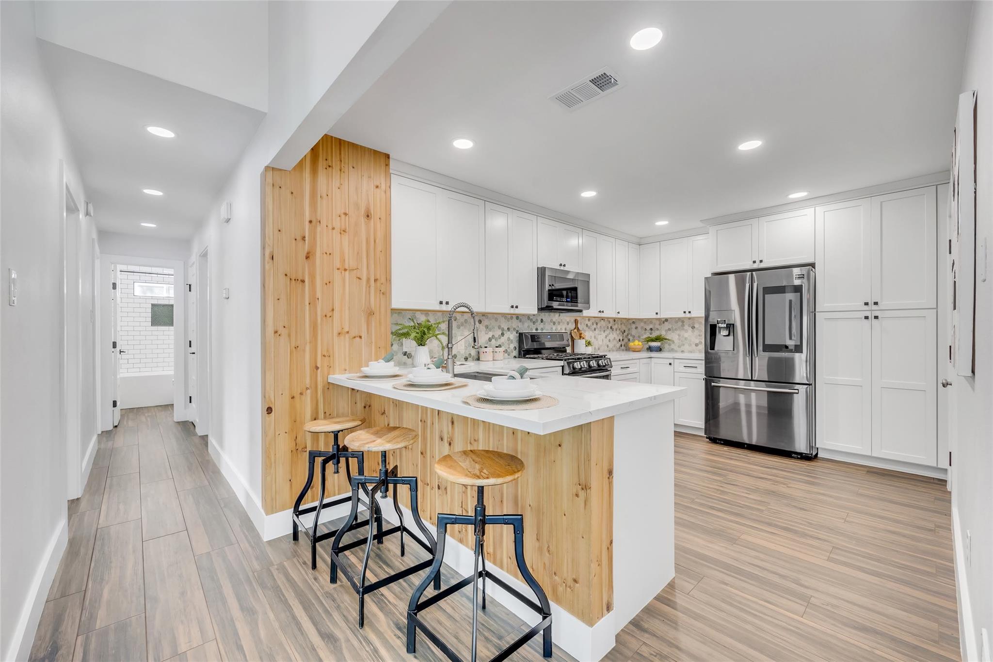 12710 Heinemann DR