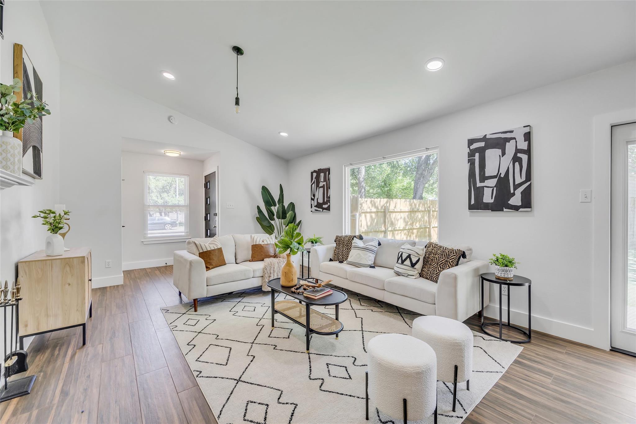 12710 Heinemann DR