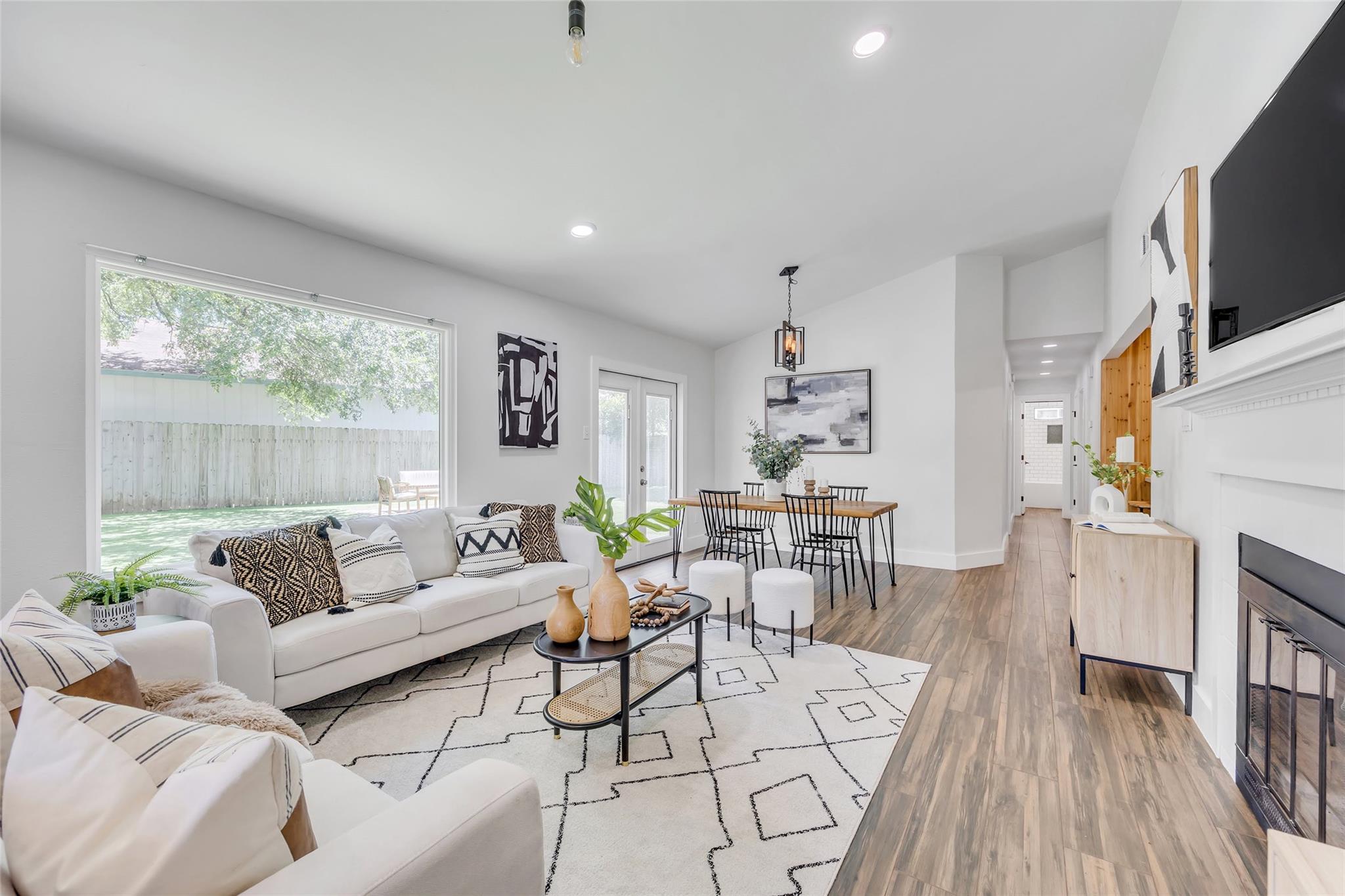 12710 Heinemann DR