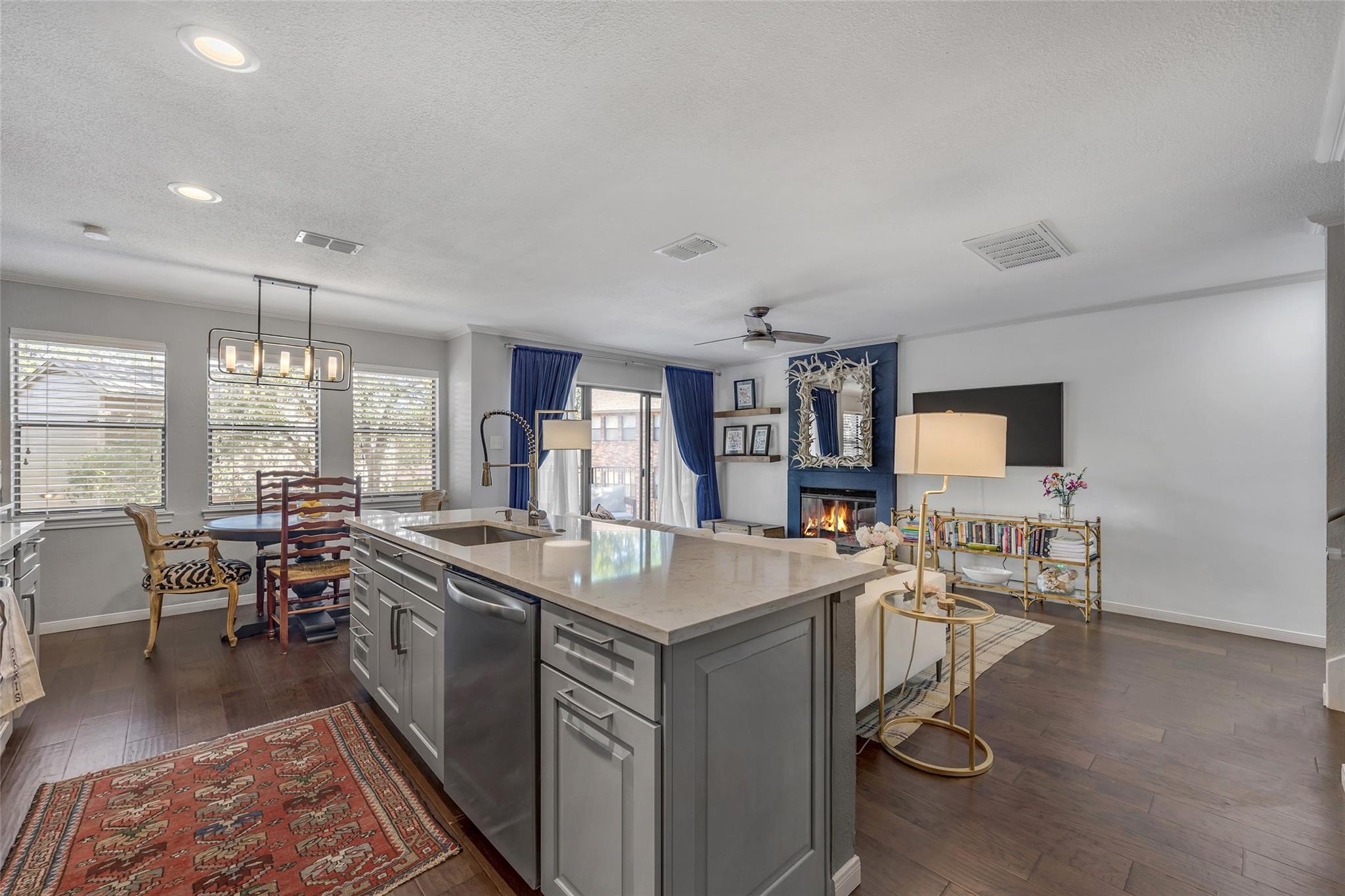 3845 Ranch Road 2222 # 20