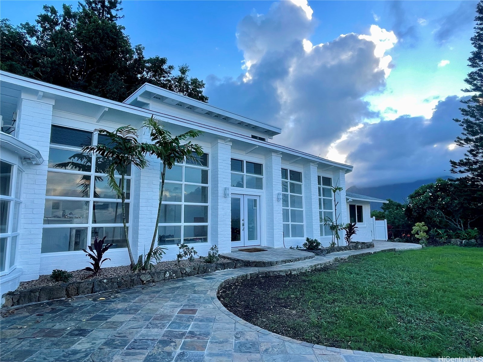 44-624 Kaneohe Bay Drive