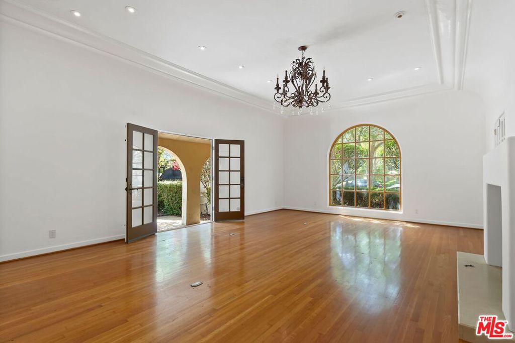 312 El Camino Drive