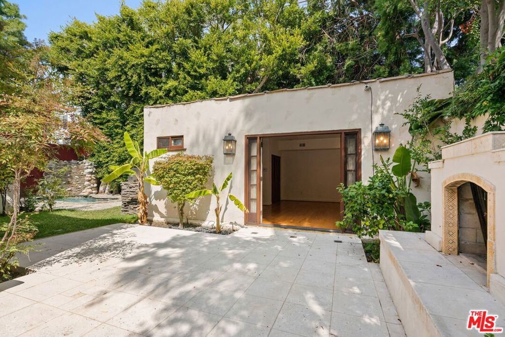 312 El Camino Drive