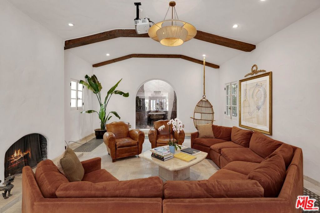 902 S Highland Avenue