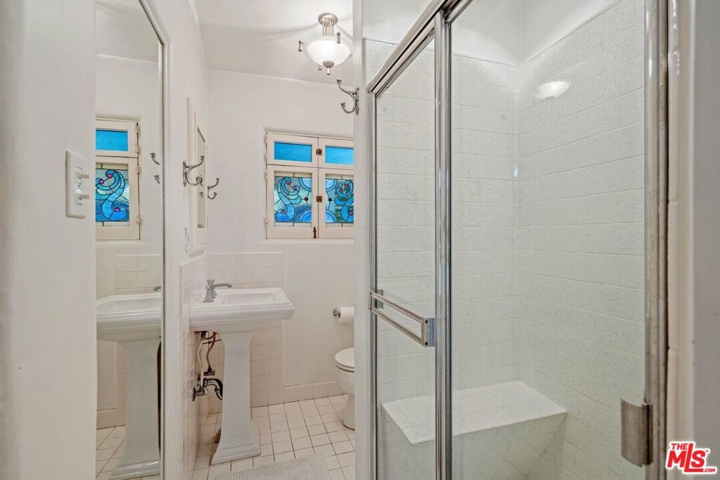 902 S Highland Avenue