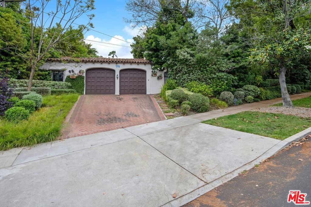 902 S Highland Avenue