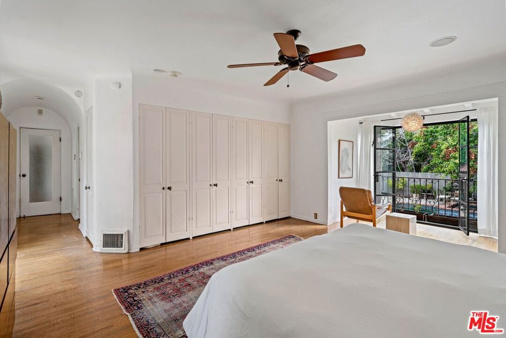 902 S Highland Avenue