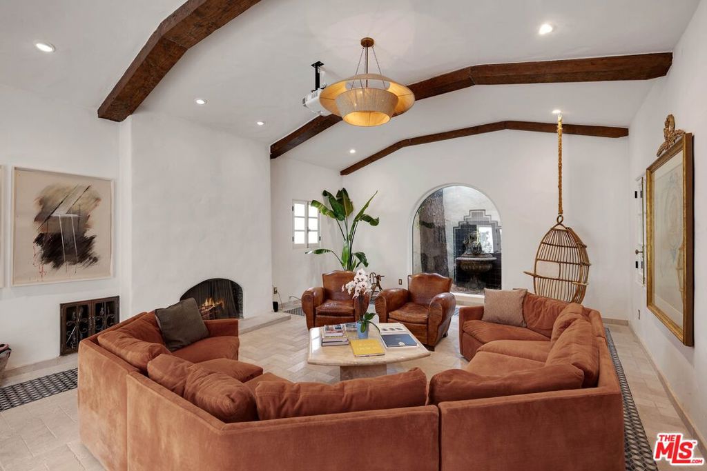 902 S Highland Avenue