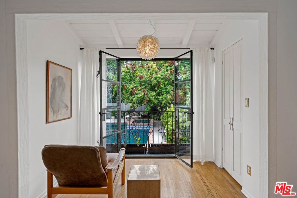 902 S Highland Avenue