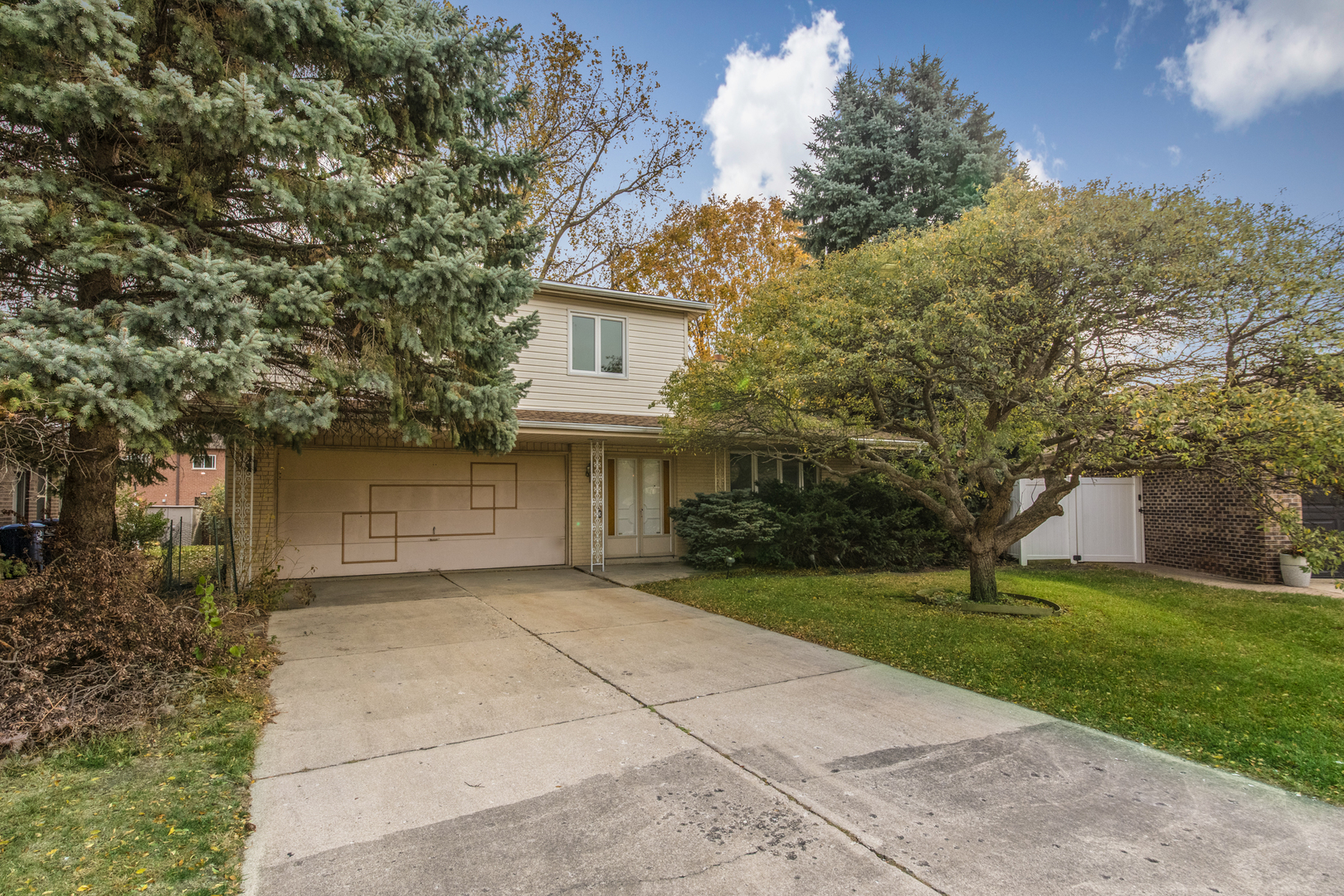 2351 Bellaire Court