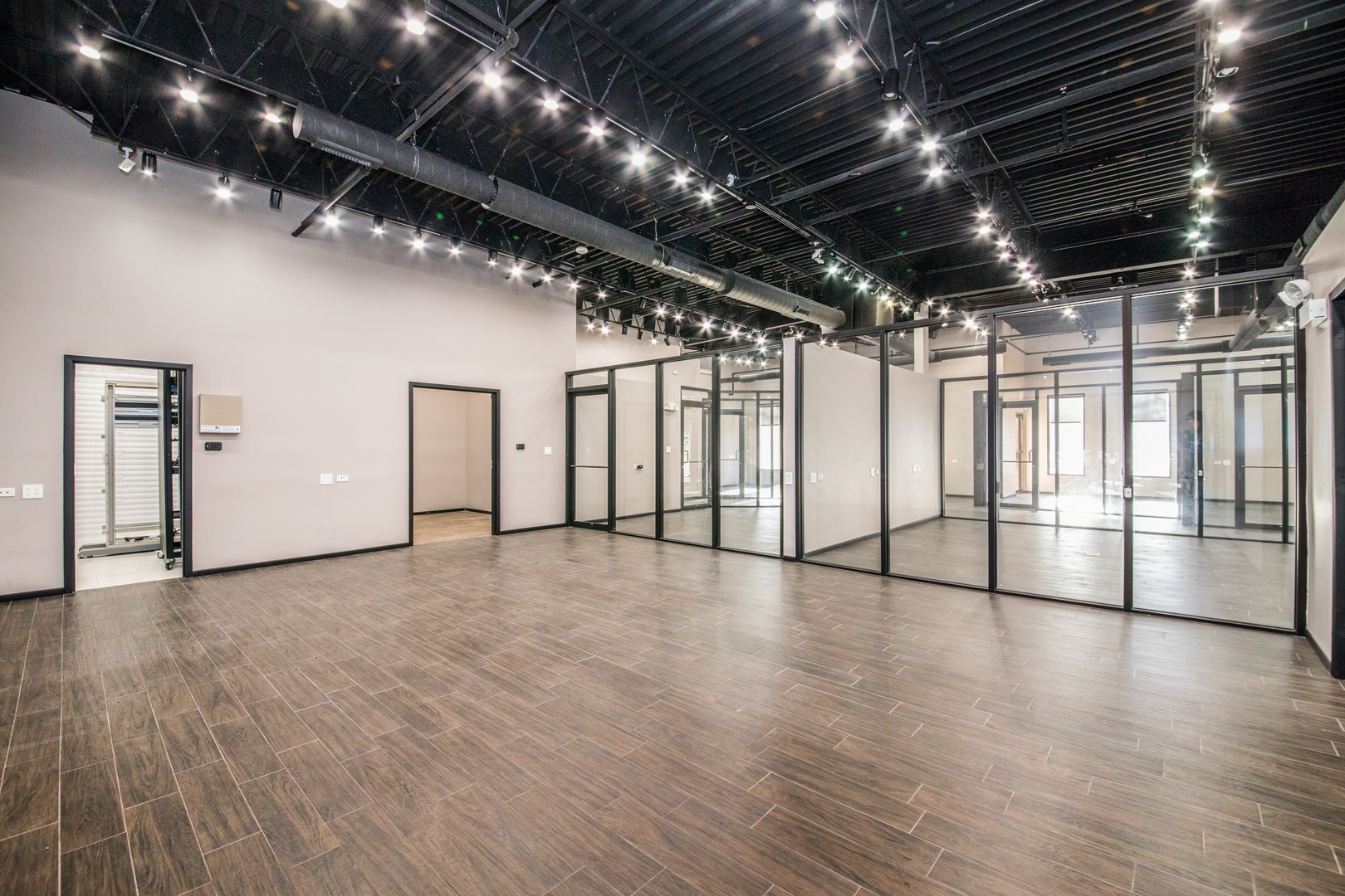 1645 S River Road Unit: 8-9