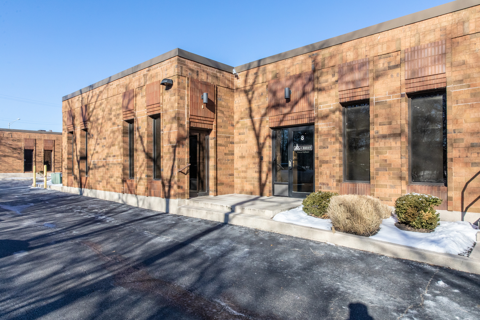 1645 S River Road Unit: 8-9