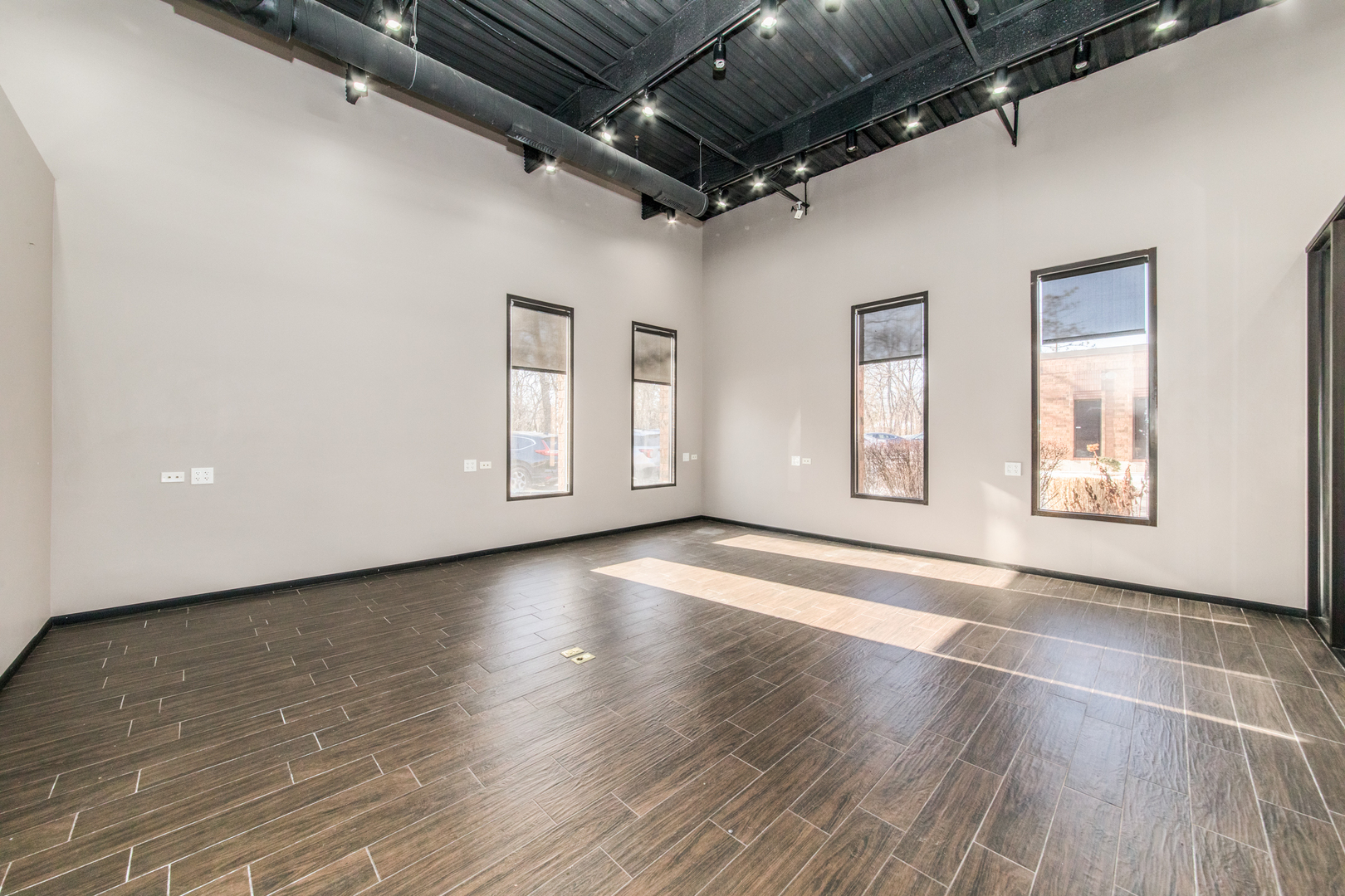 1645 S River Road Unit: 8-9