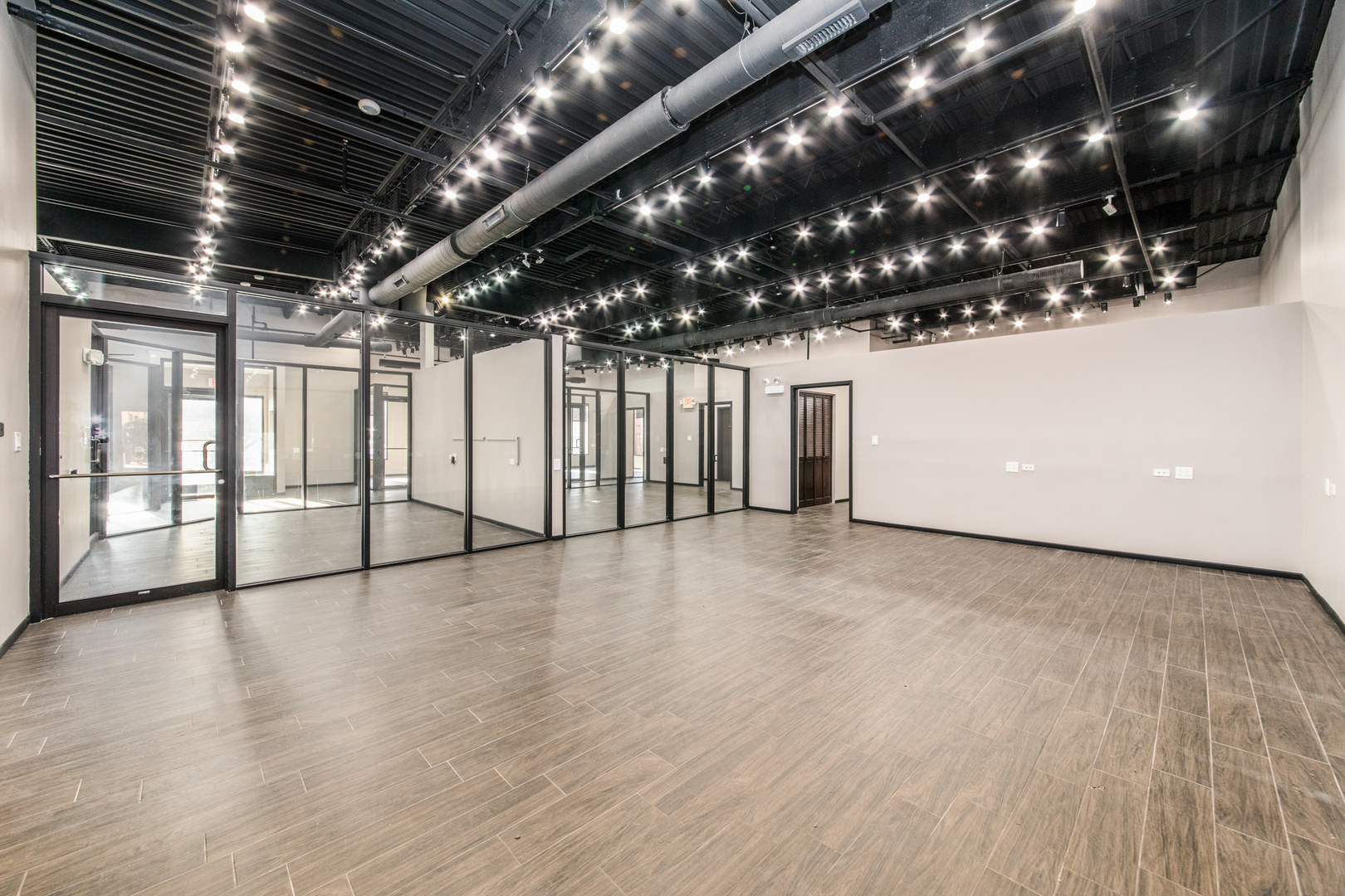 1645 S River Road Unit: 8-9