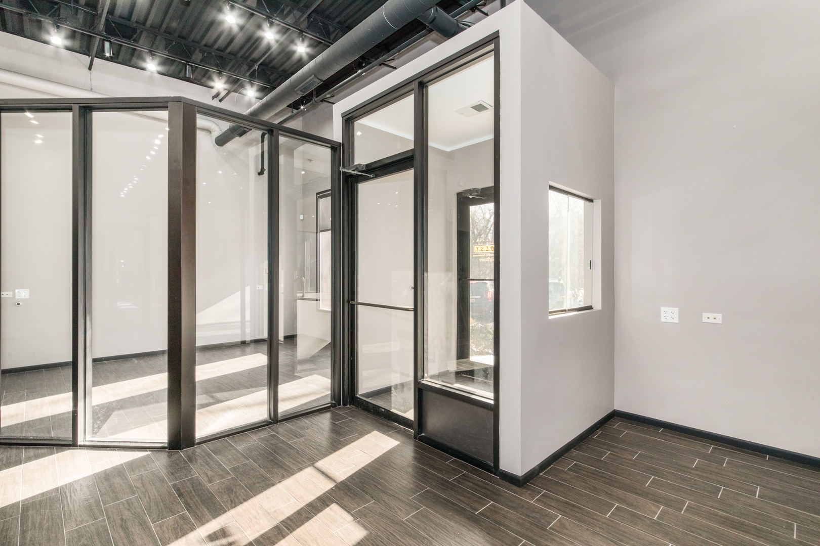 1645 S River Road Unit: 8-9