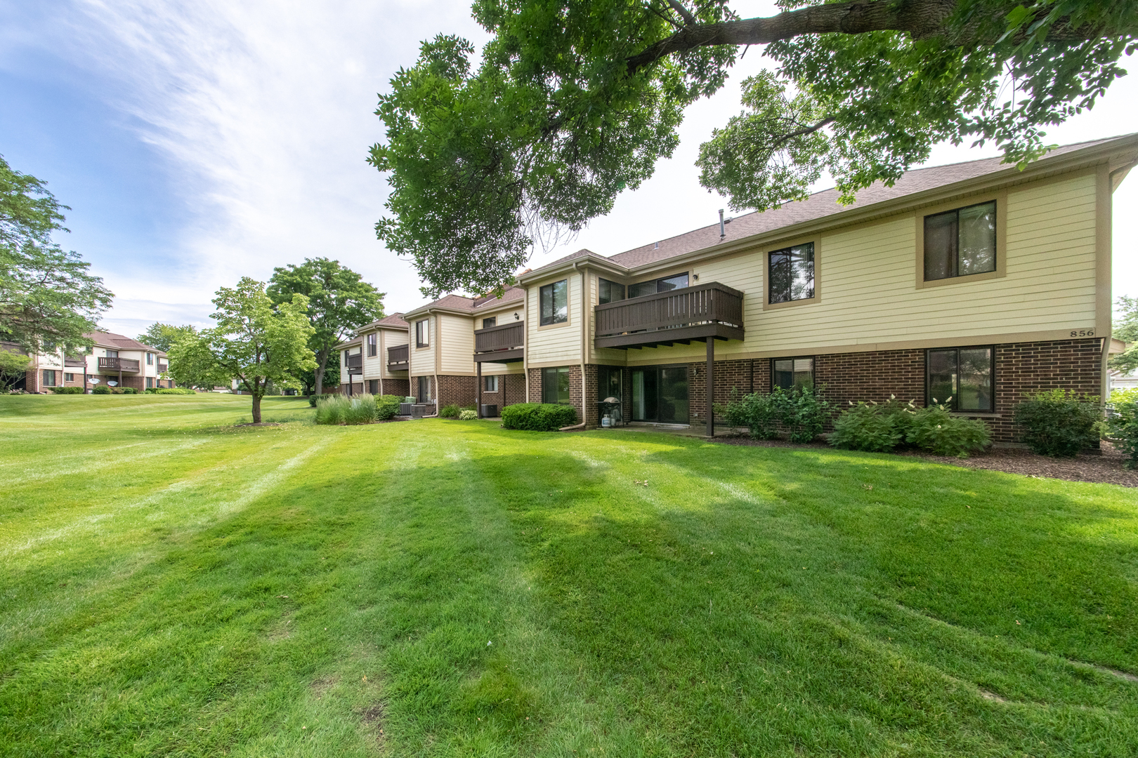 856 E Coach Road Unit: 1