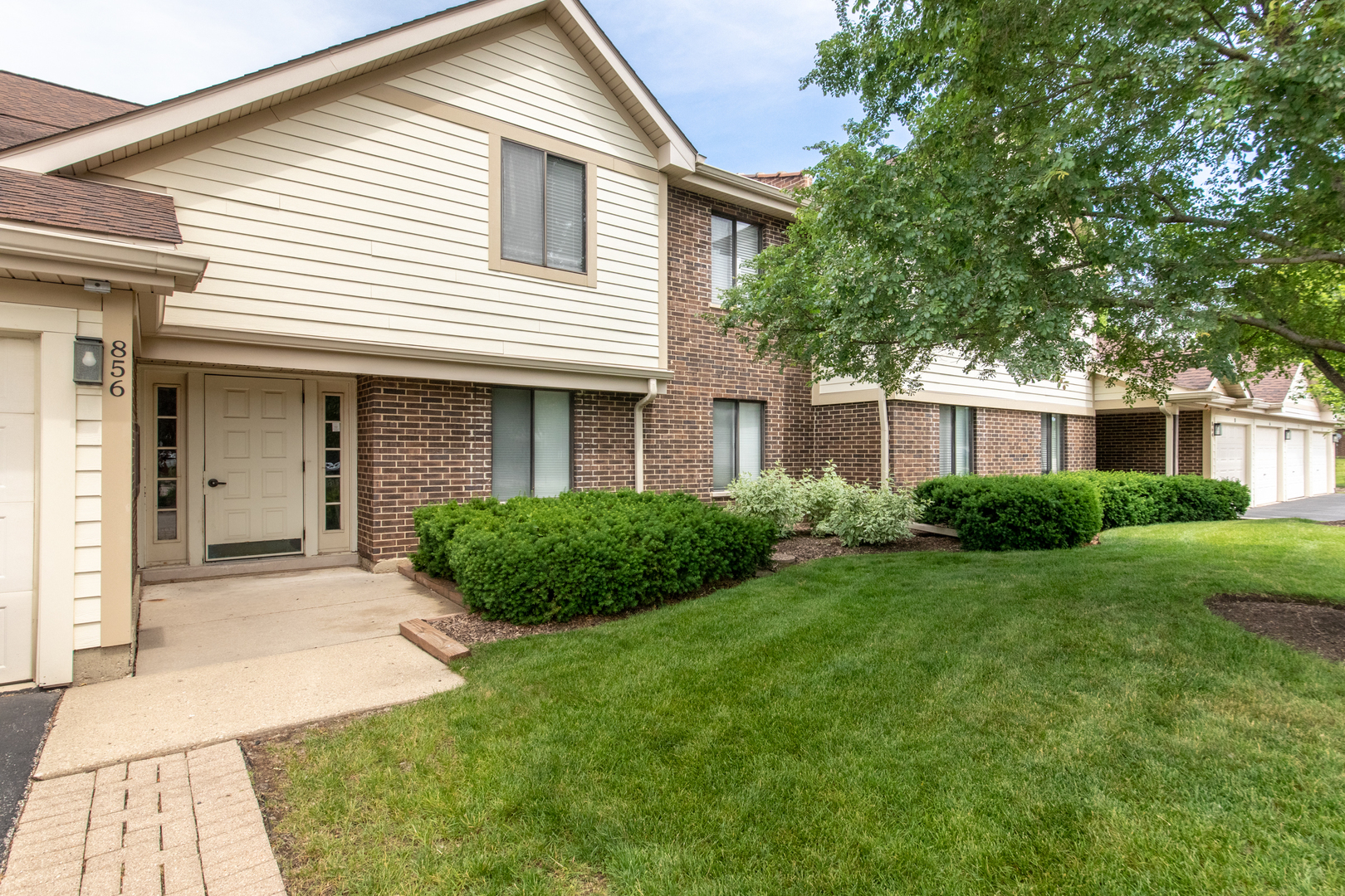 856 E Coach Road Unit: 1