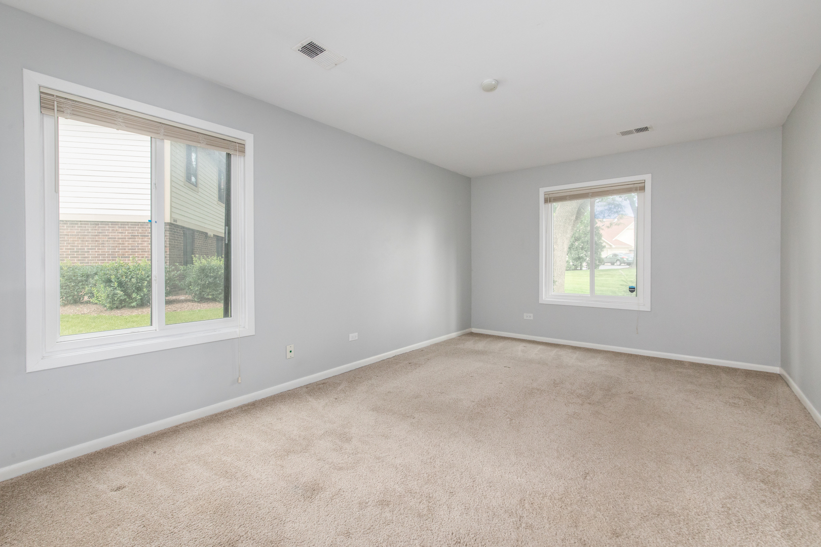 856 E Coach Road Unit: 1