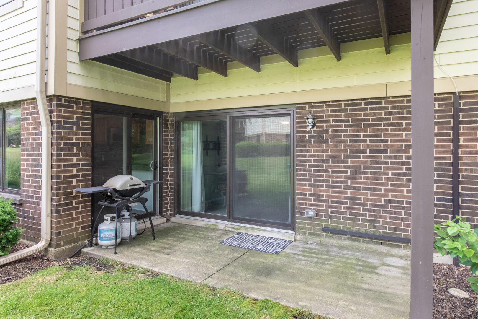 856 E Coach Road Unit: 1