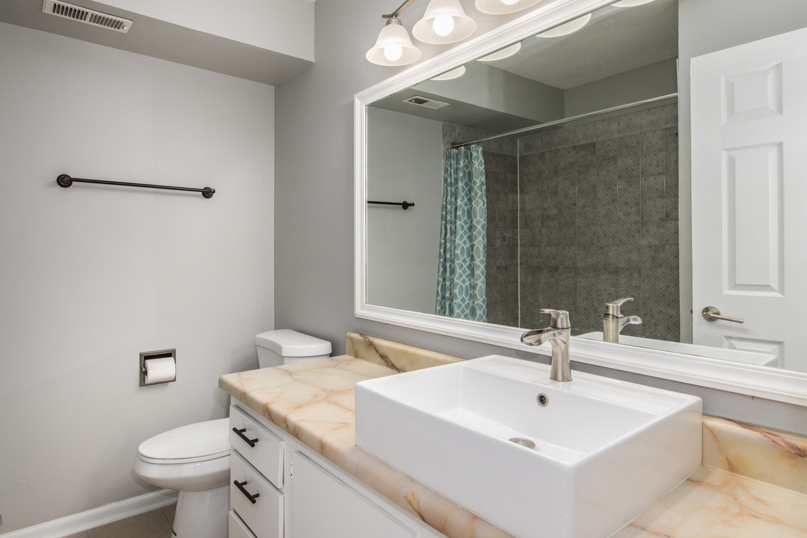 856 E Coach Road Unit: 1