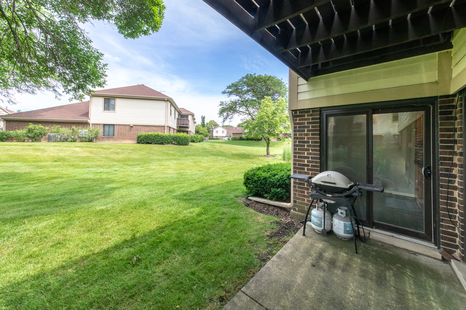 856 E Coach Road Unit: 1