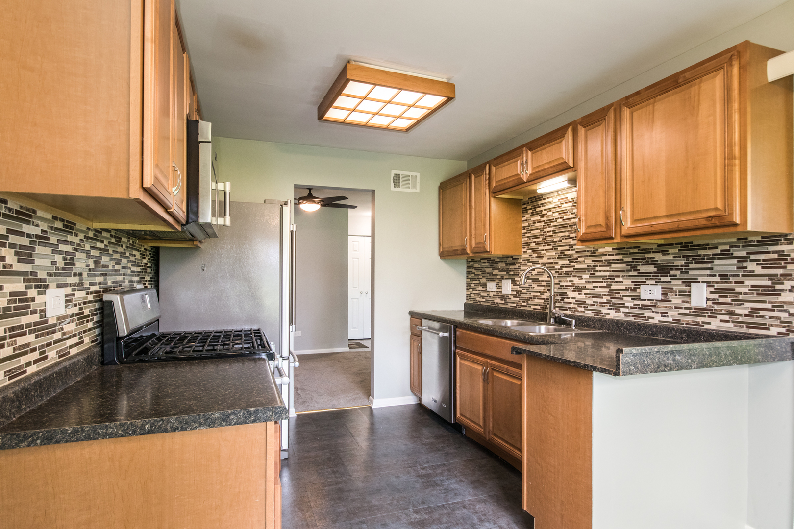 856 E Coach Road Unit: 1