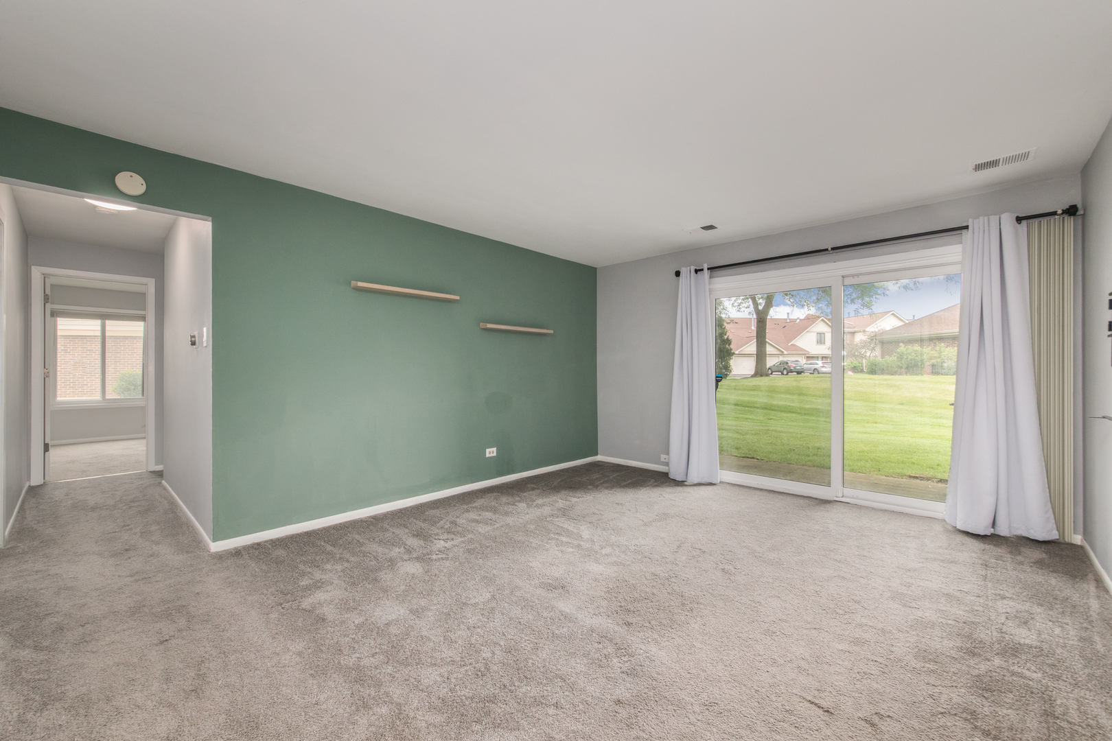 856 E Coach Road Unit: 1