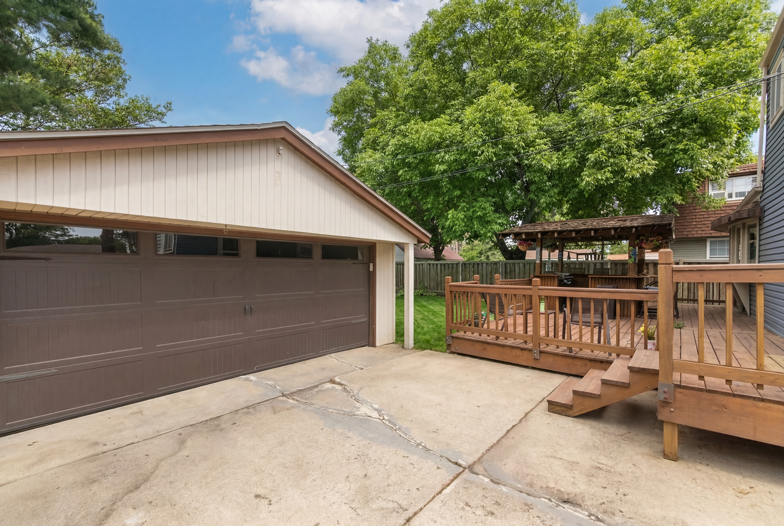 3008 N Wolf Road