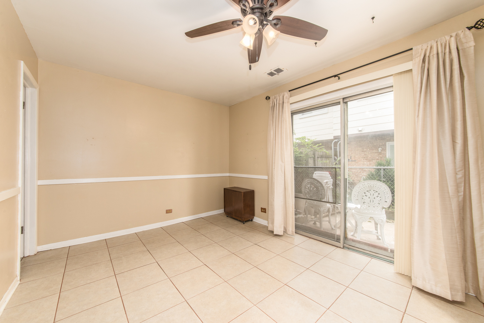 9025 Sherry Lane Unit: 9025
