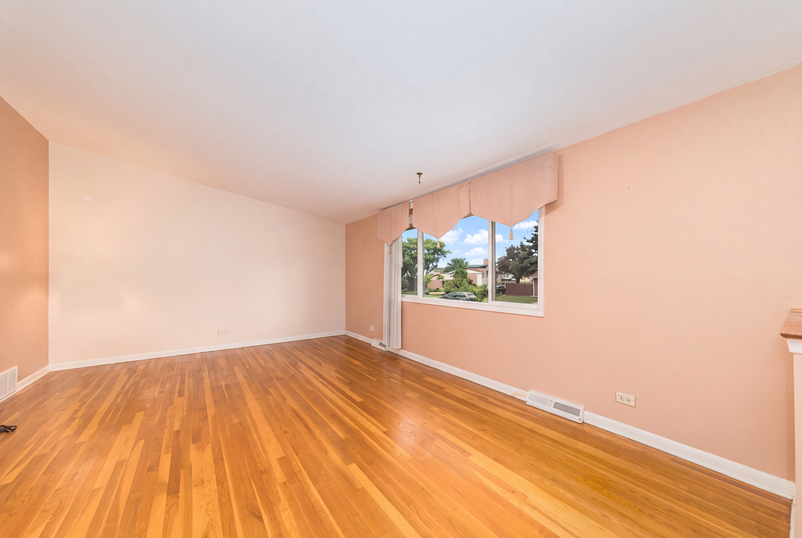 9025 Sherry Lane Unit: 9025