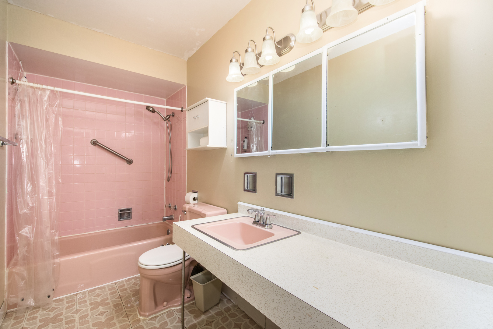 9025 Sherry Lane Unit: 9025