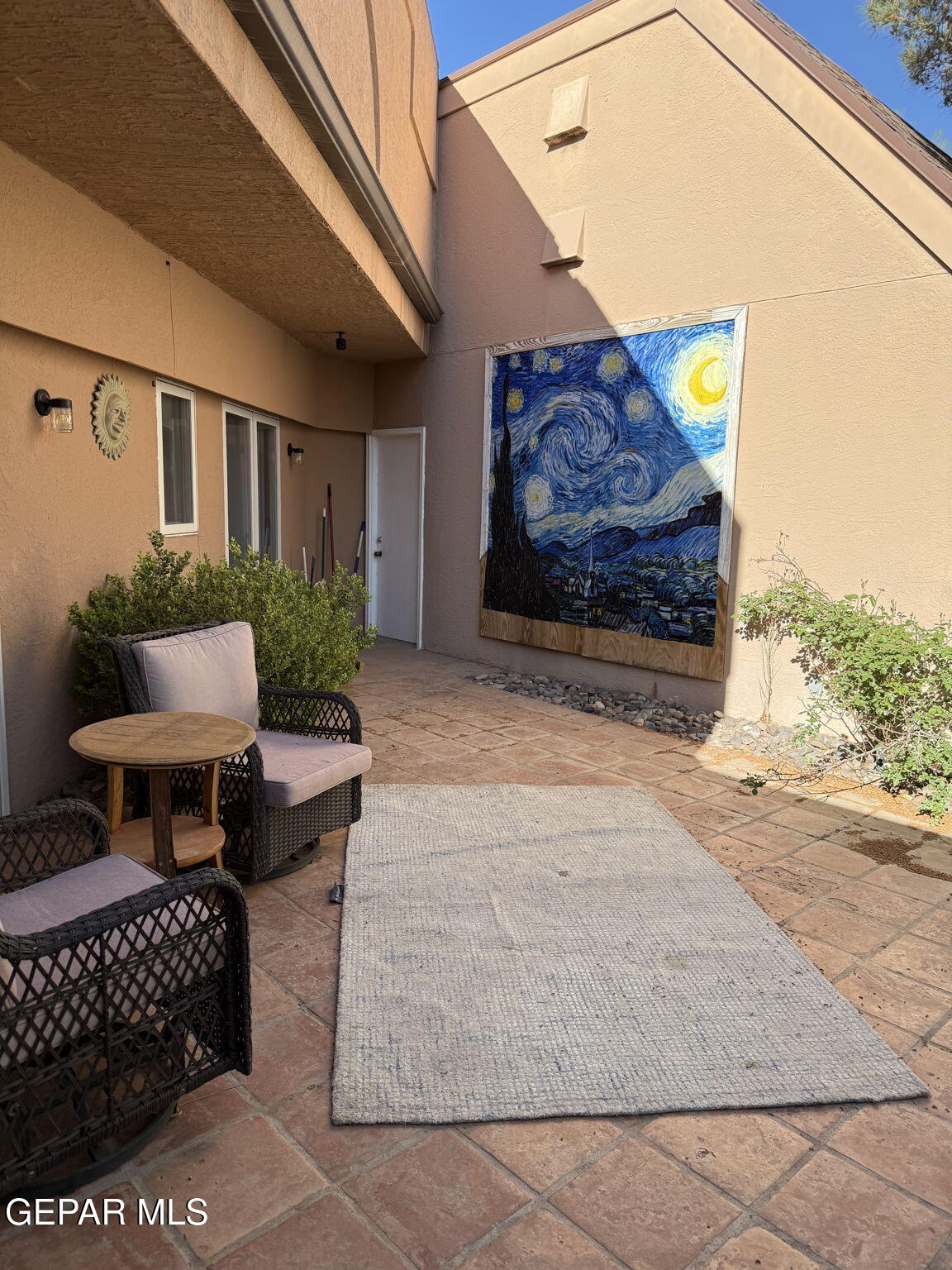 867 VIA ALTA Lane