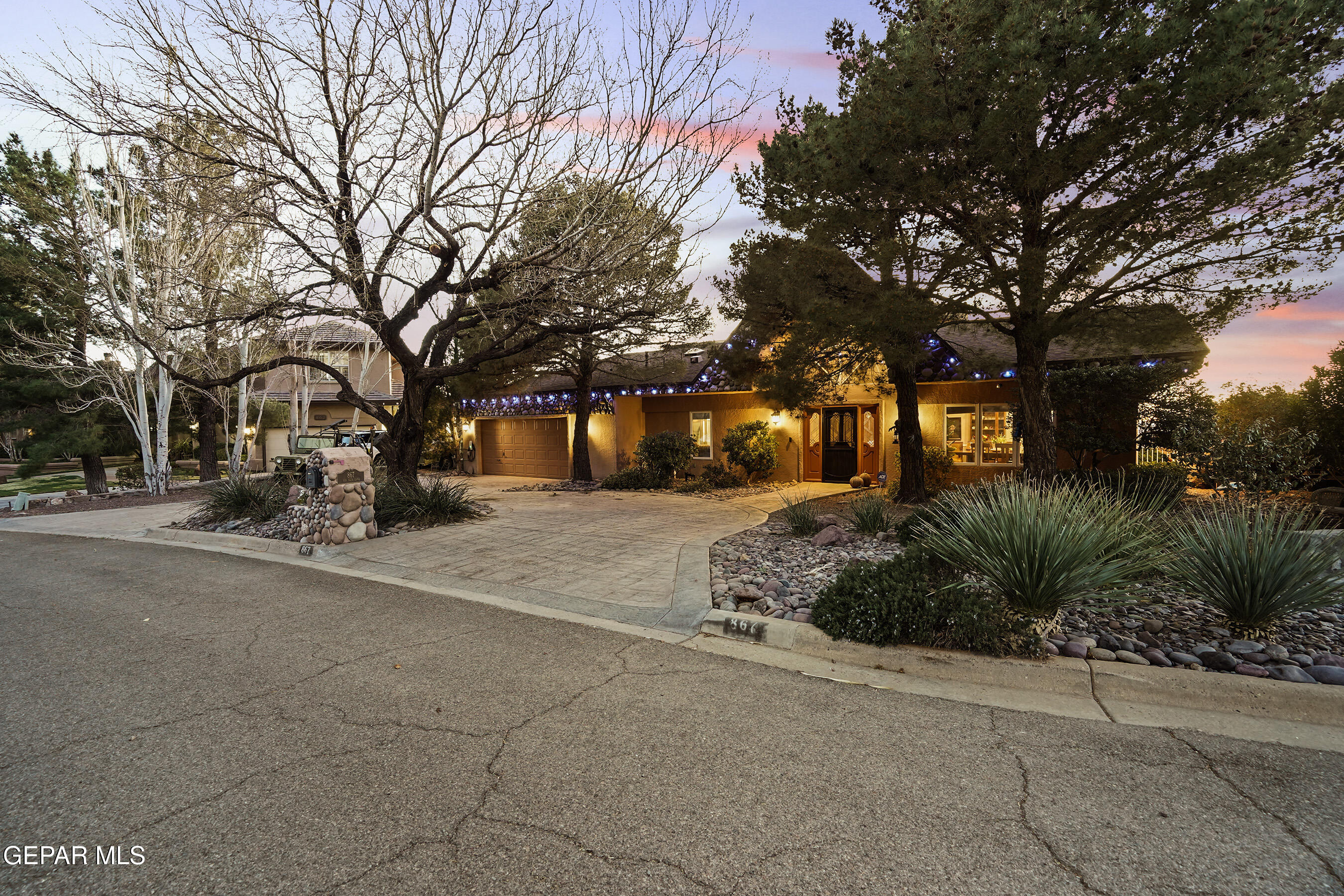 867 VIA ALTA Lane