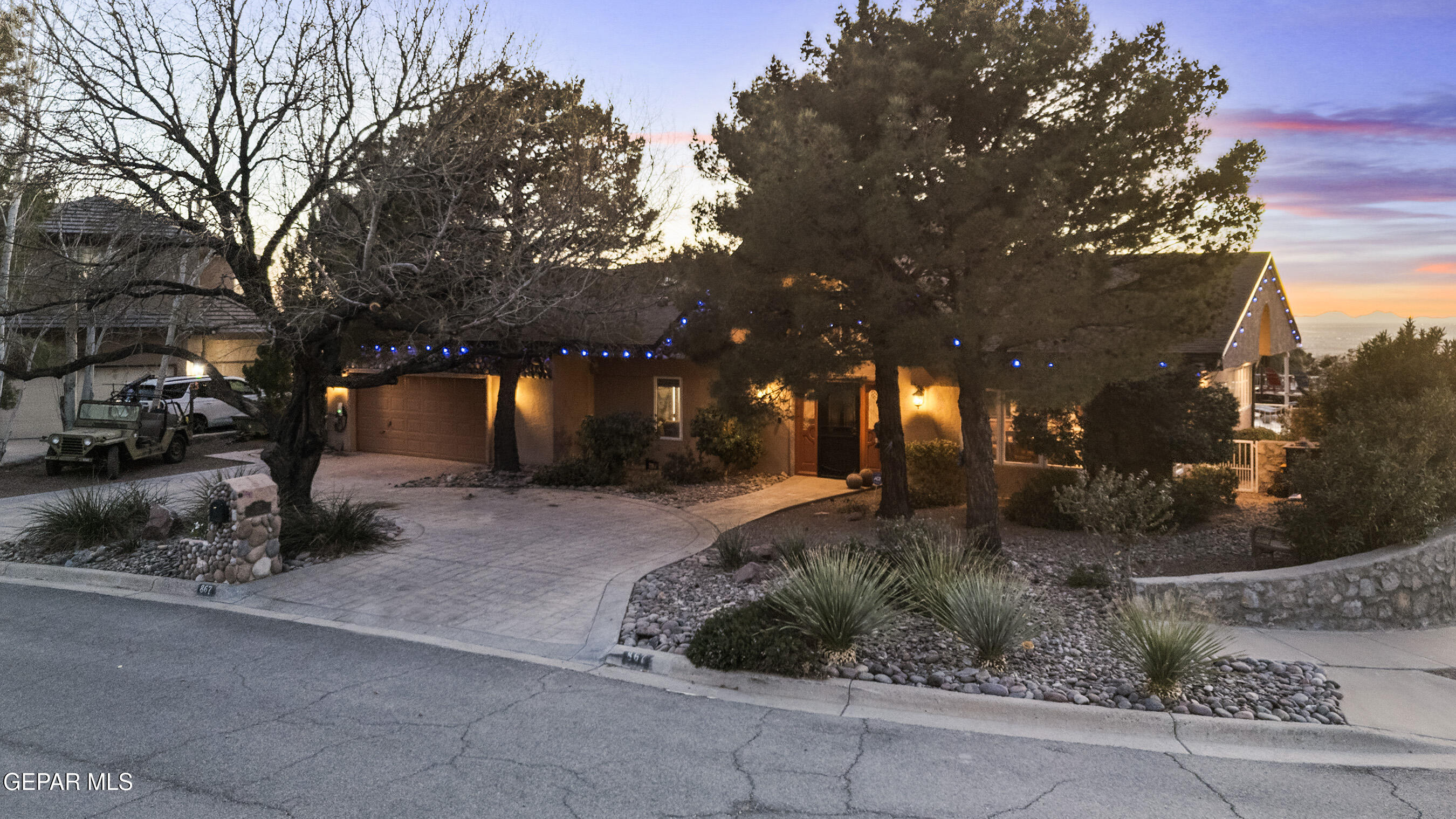 867 VIA ALTA Lane