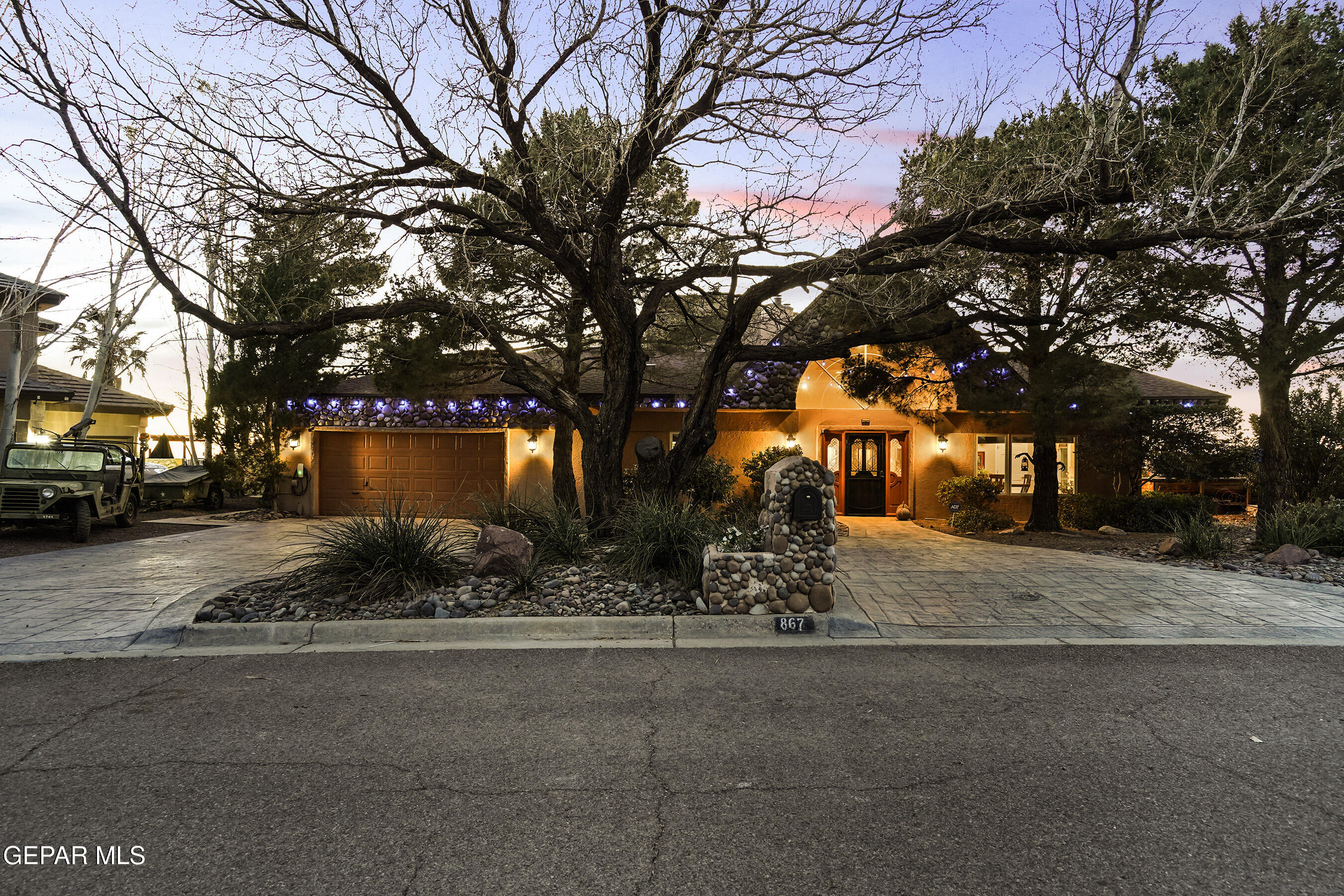 867 VIA ALTA Lane