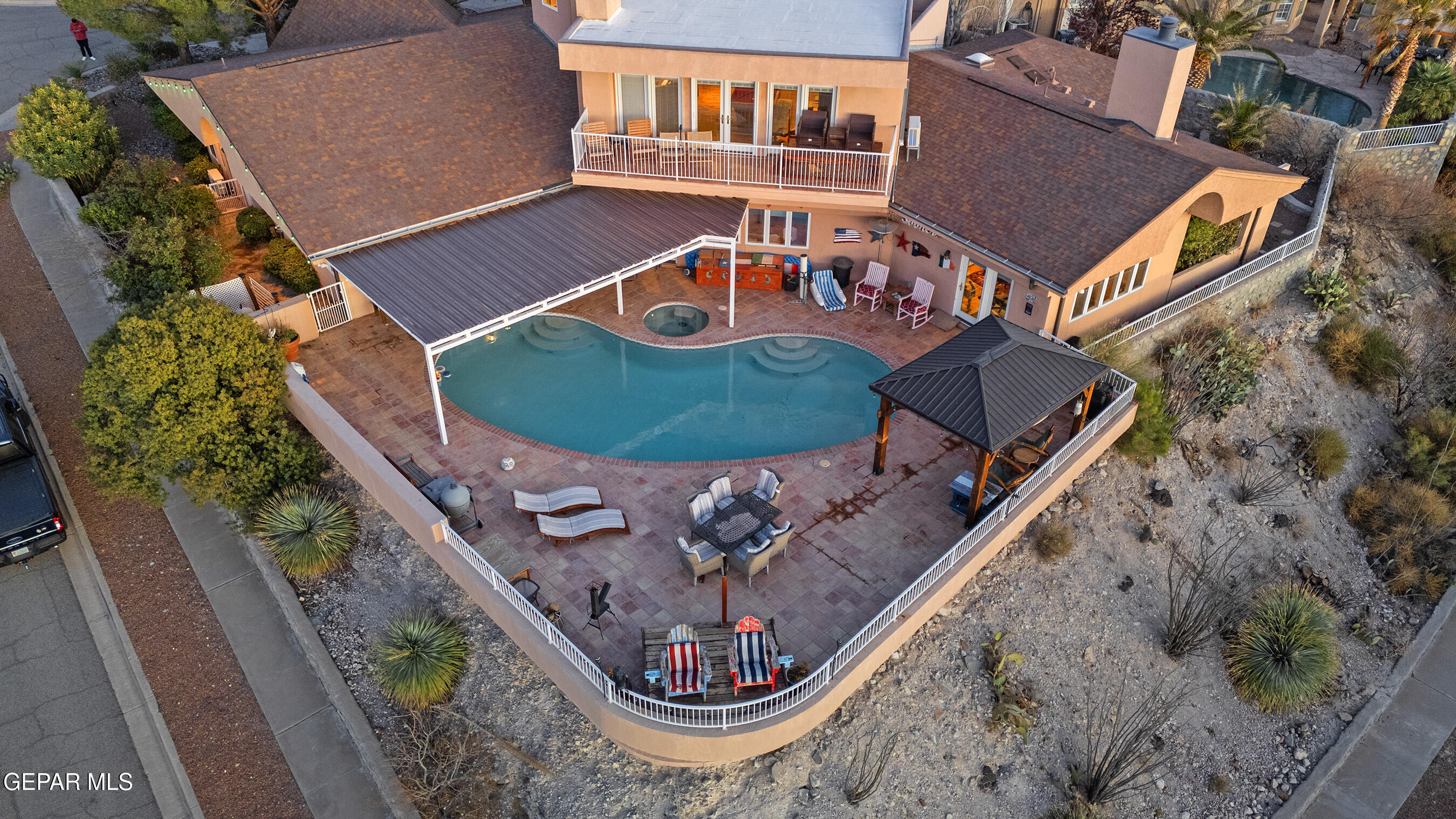 867 VIA ALTA Lane