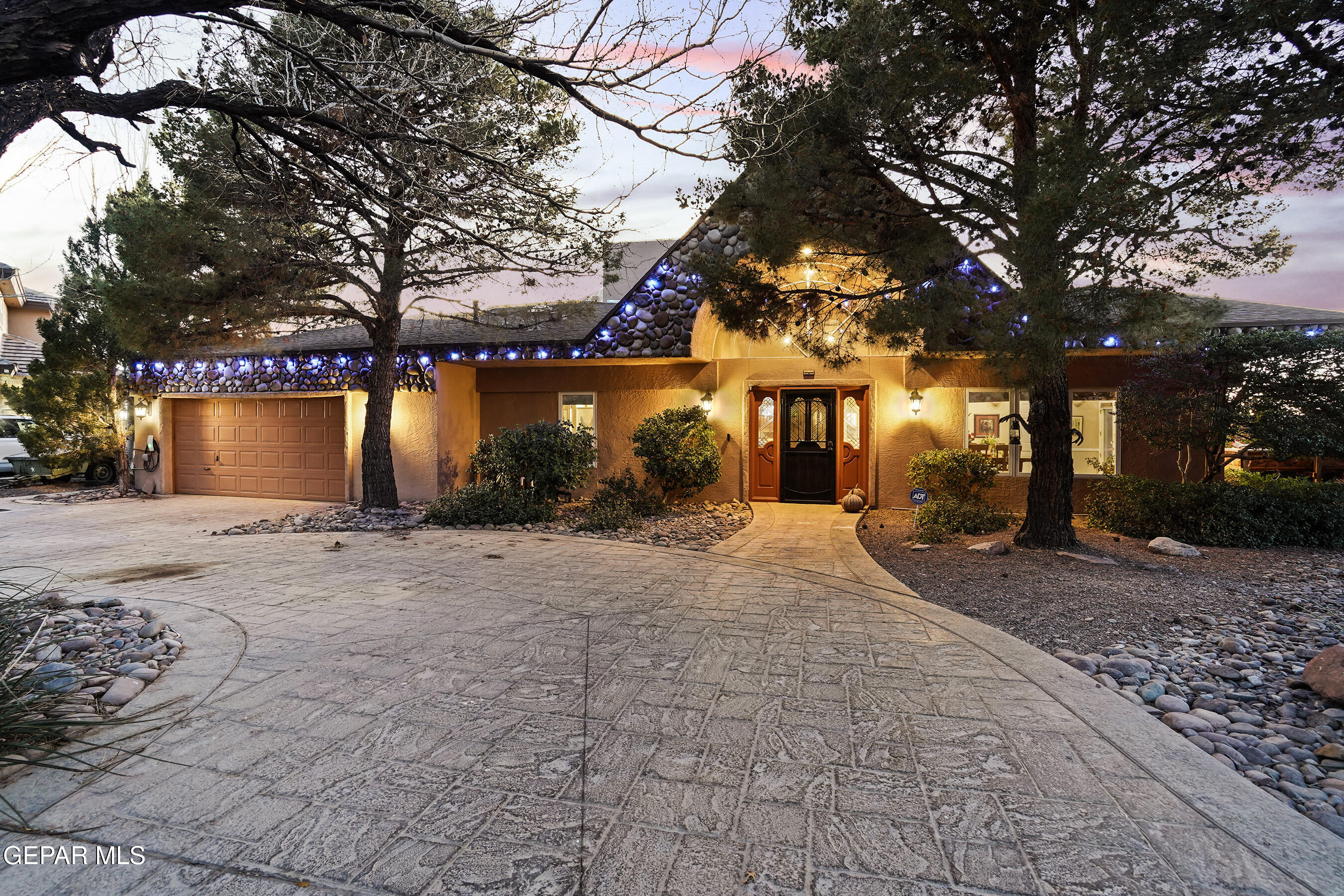 867 VIA ALTA Lane