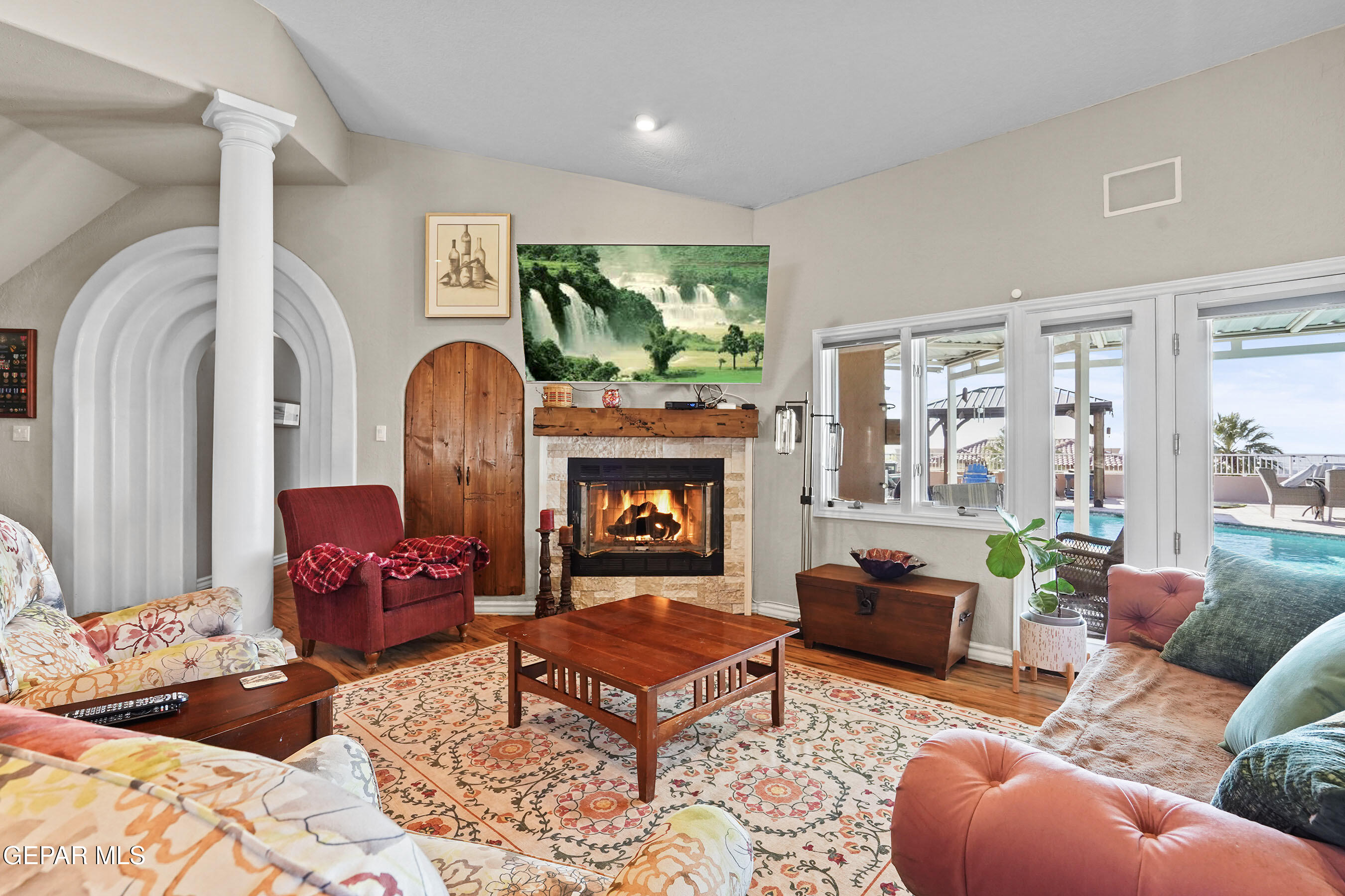 867 VIA ALTA Lane