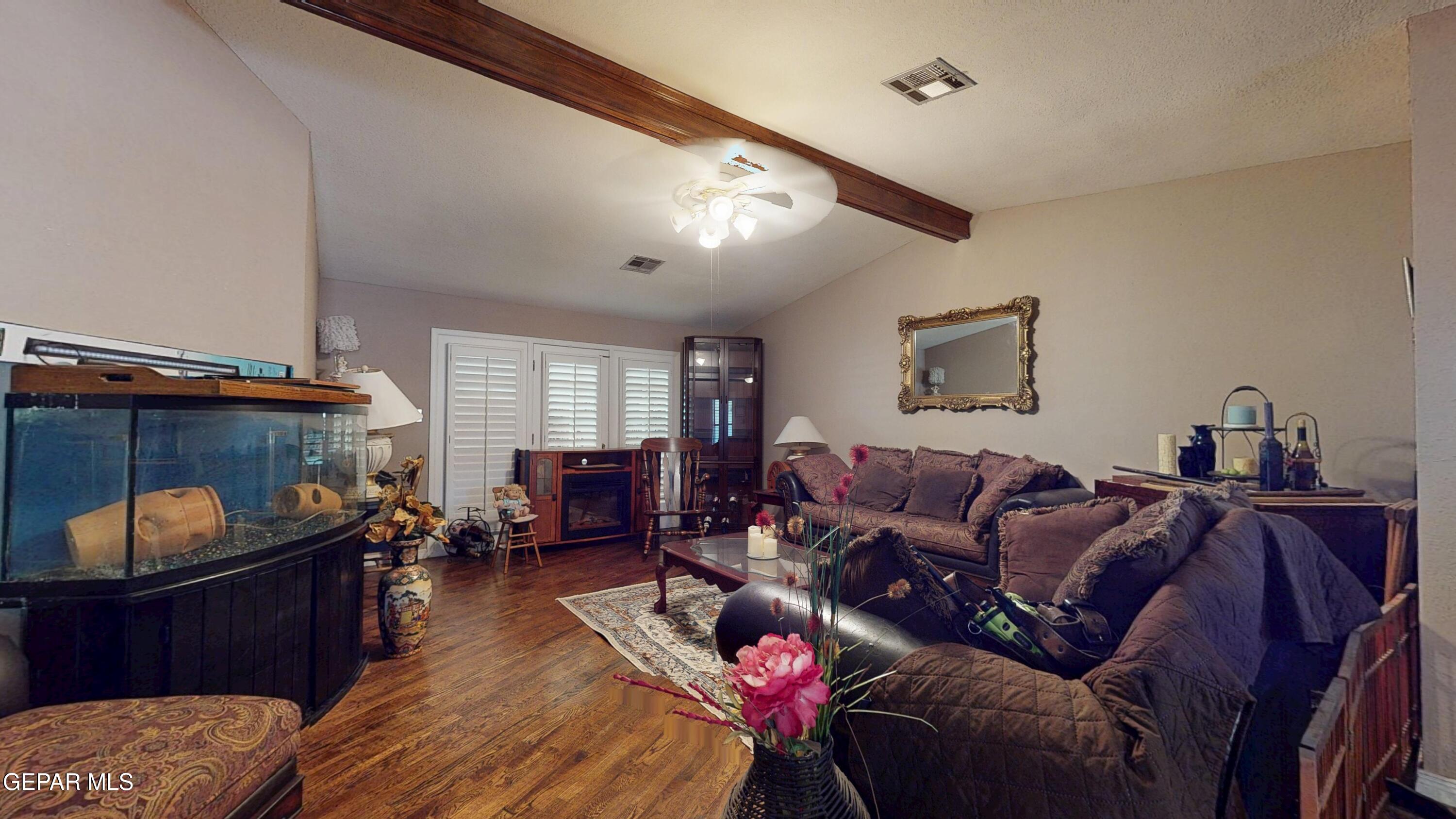 492 Country Oaks Drive