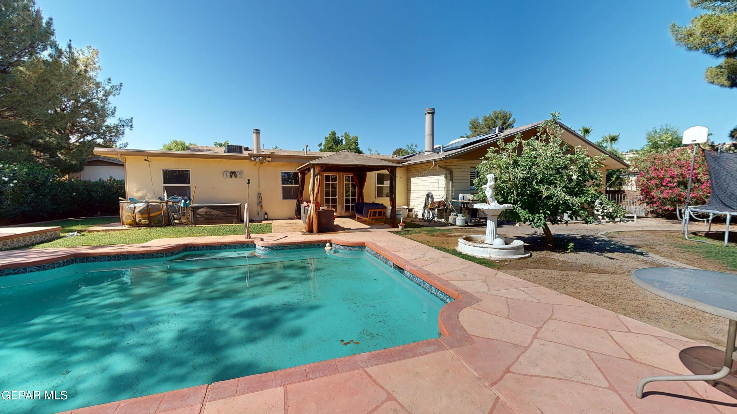 492 Country Oaks Drive