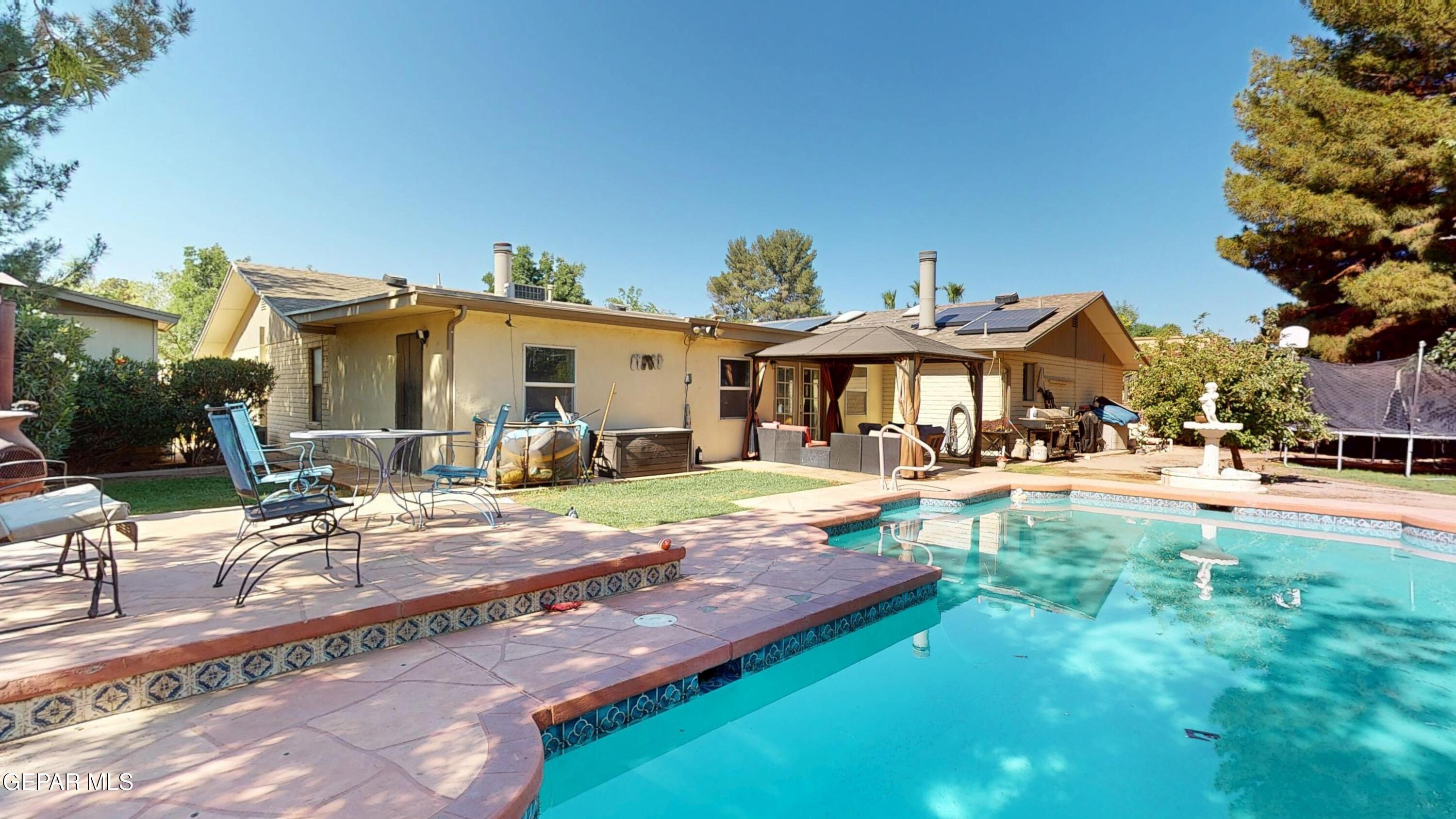 492 Country Oaks Drive