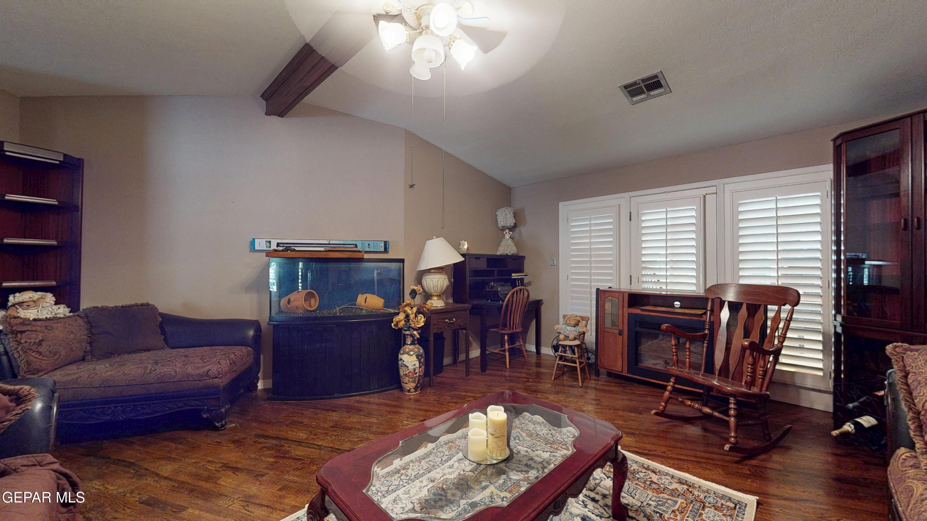 492 Country Oaks Drive