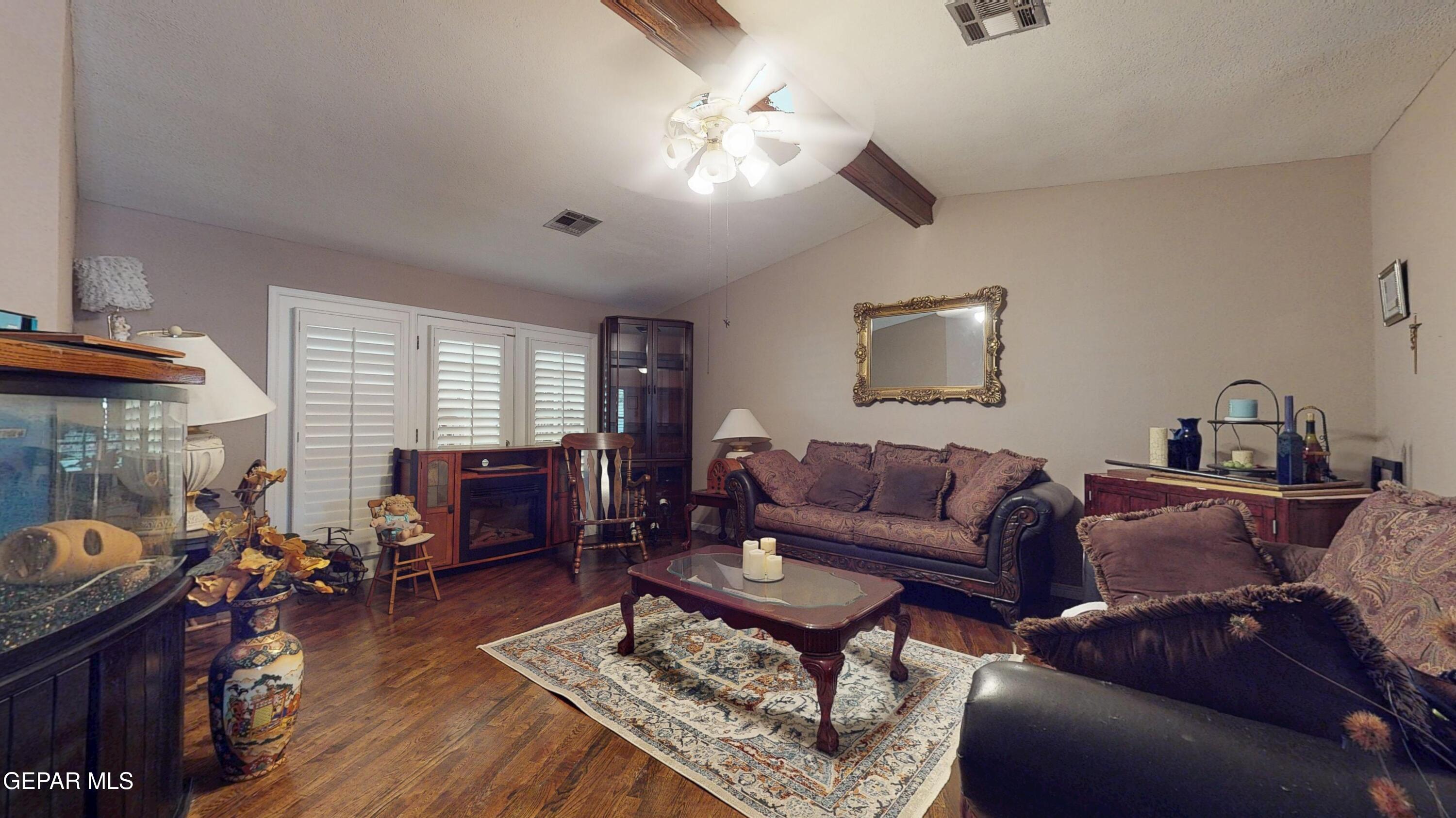 492 Country Oaks Drive