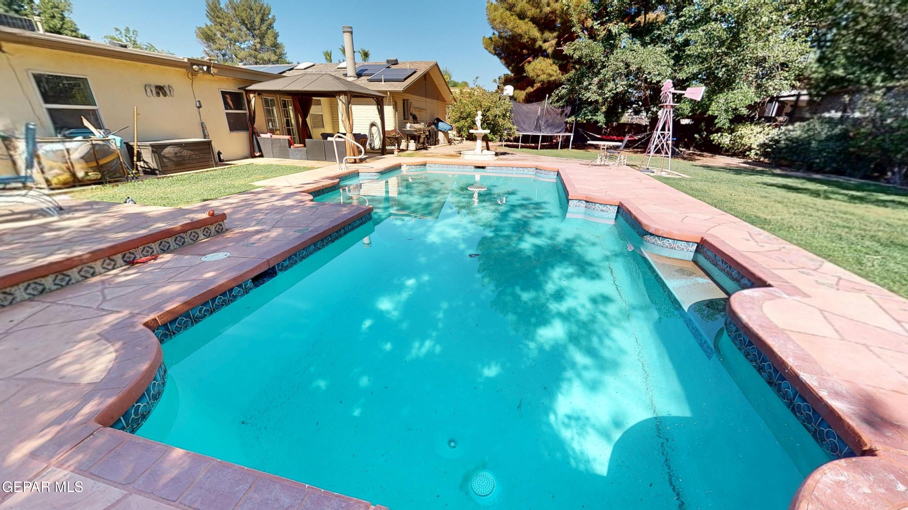 492 Country Oaks Drive