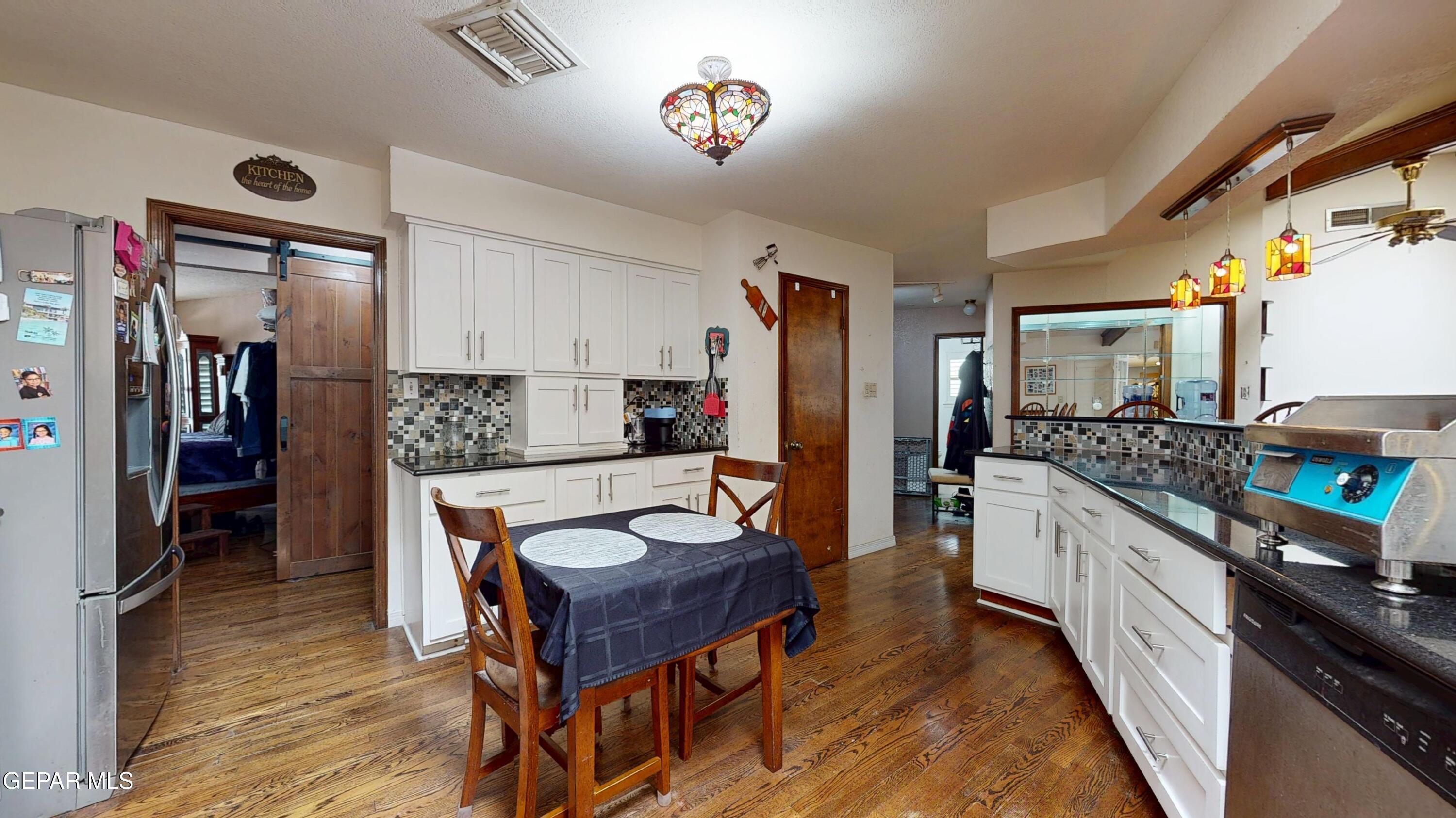 492 Country Oaks Drive