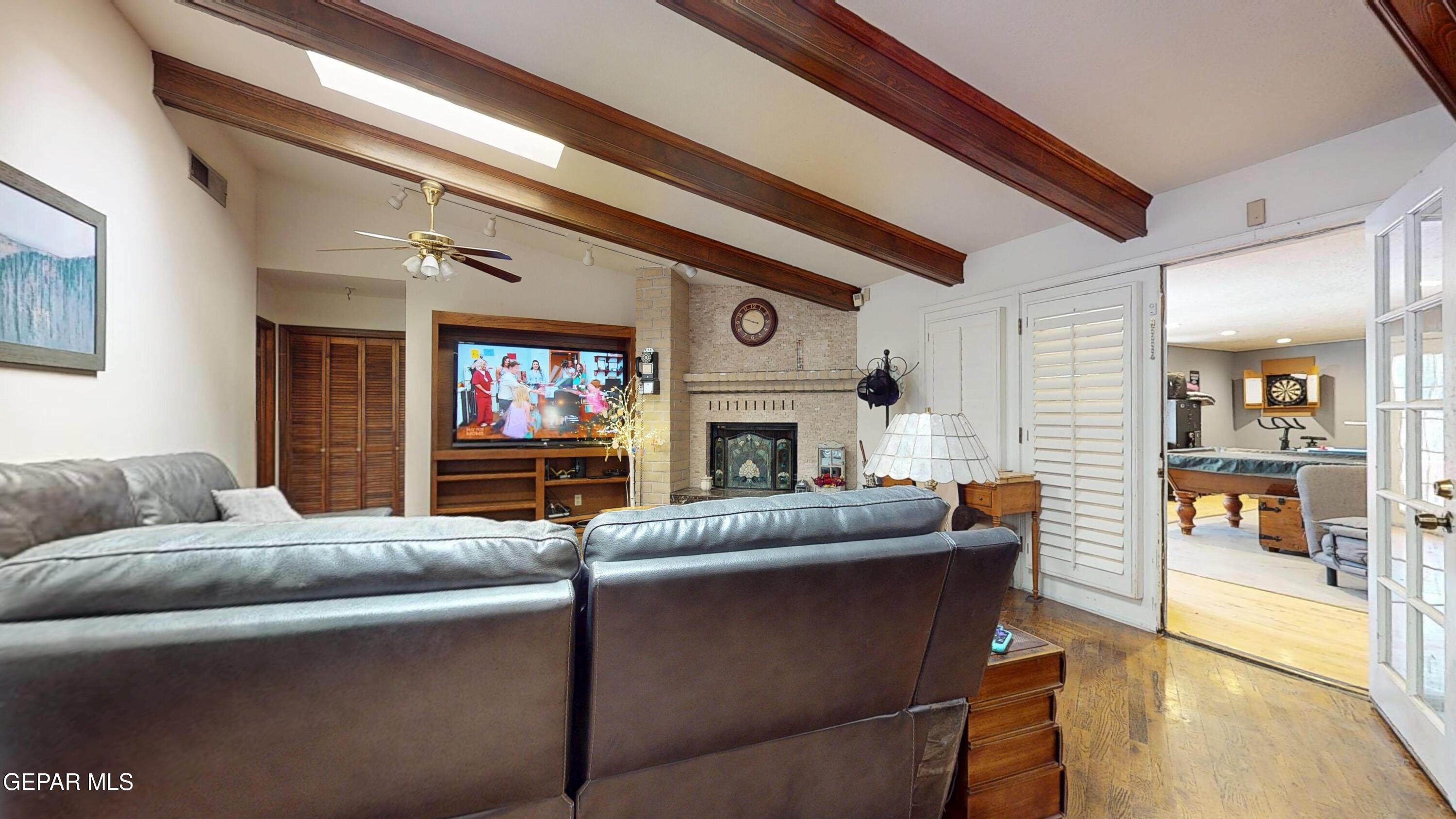 492 Country Oaks Drive