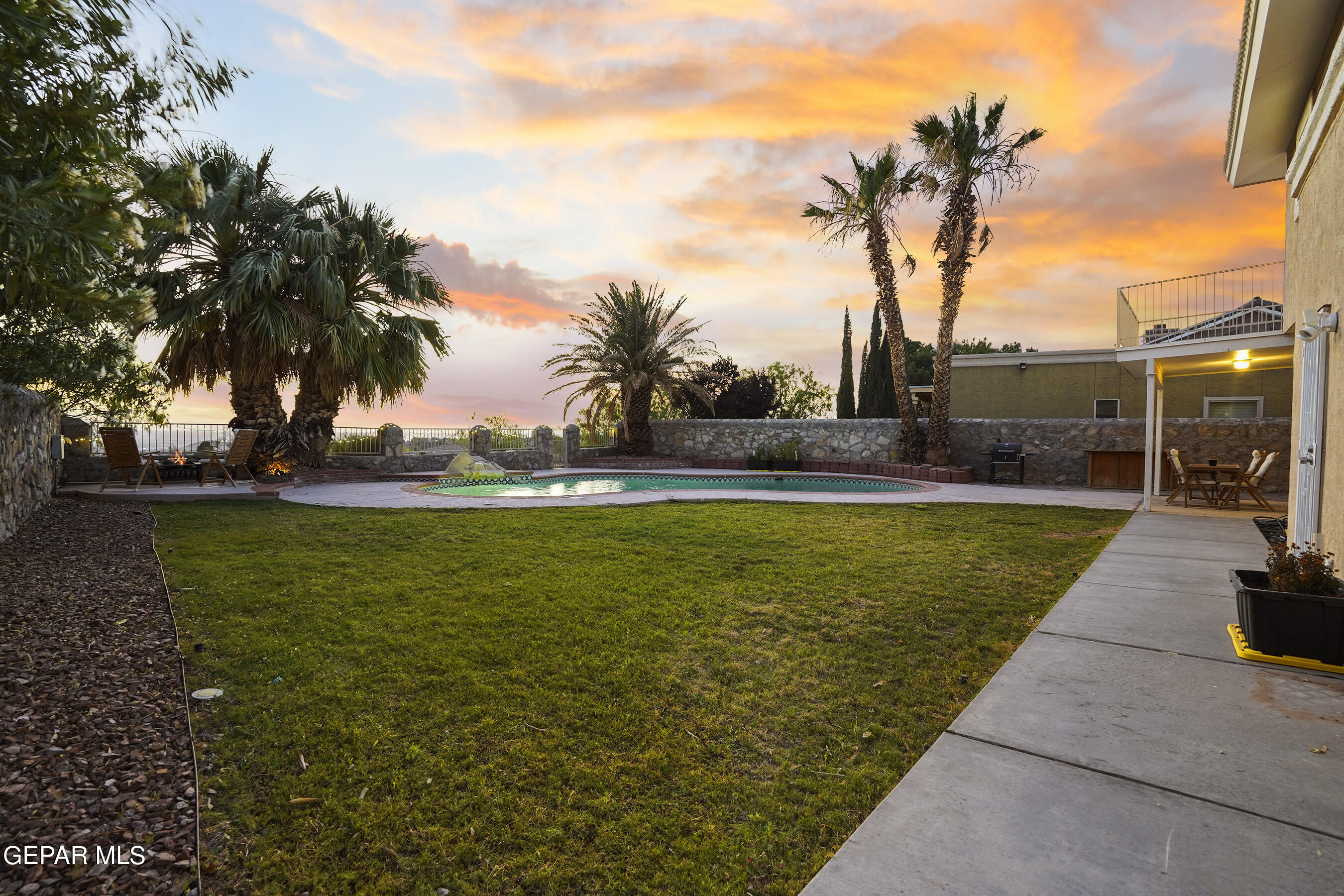 817 DULCE TIERRA Drive