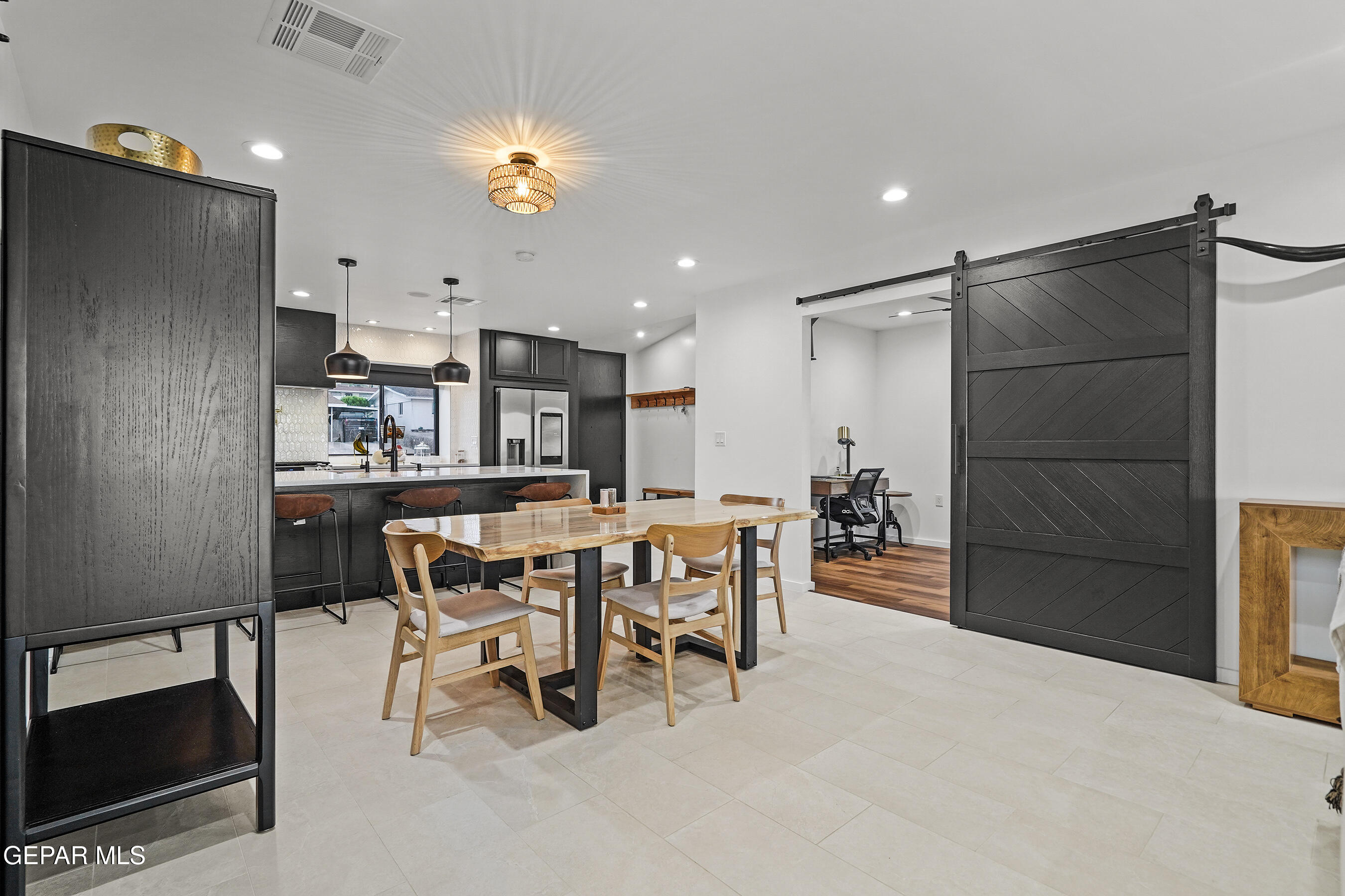 8300 SOLAR Place