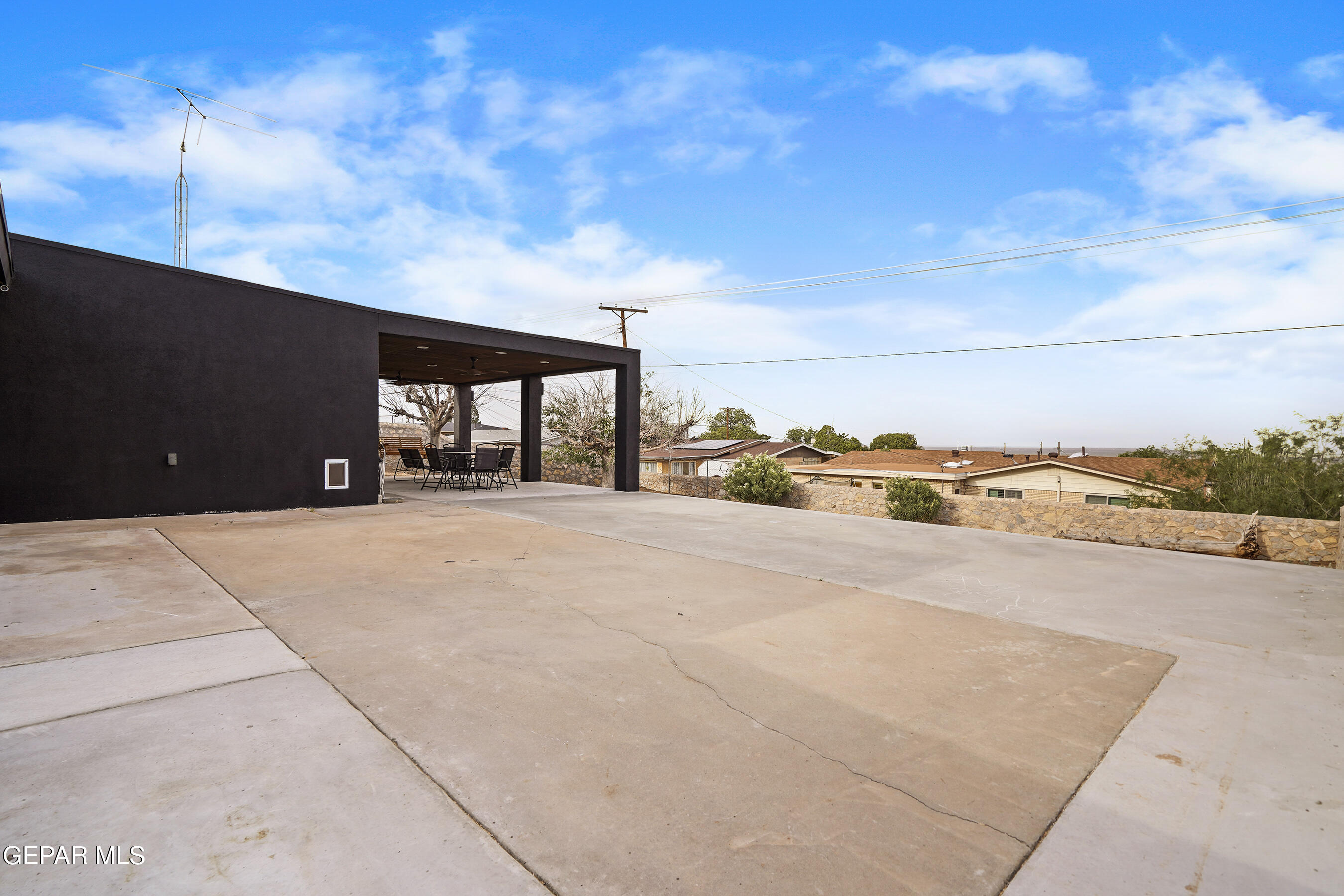 8300 SOLAR Place