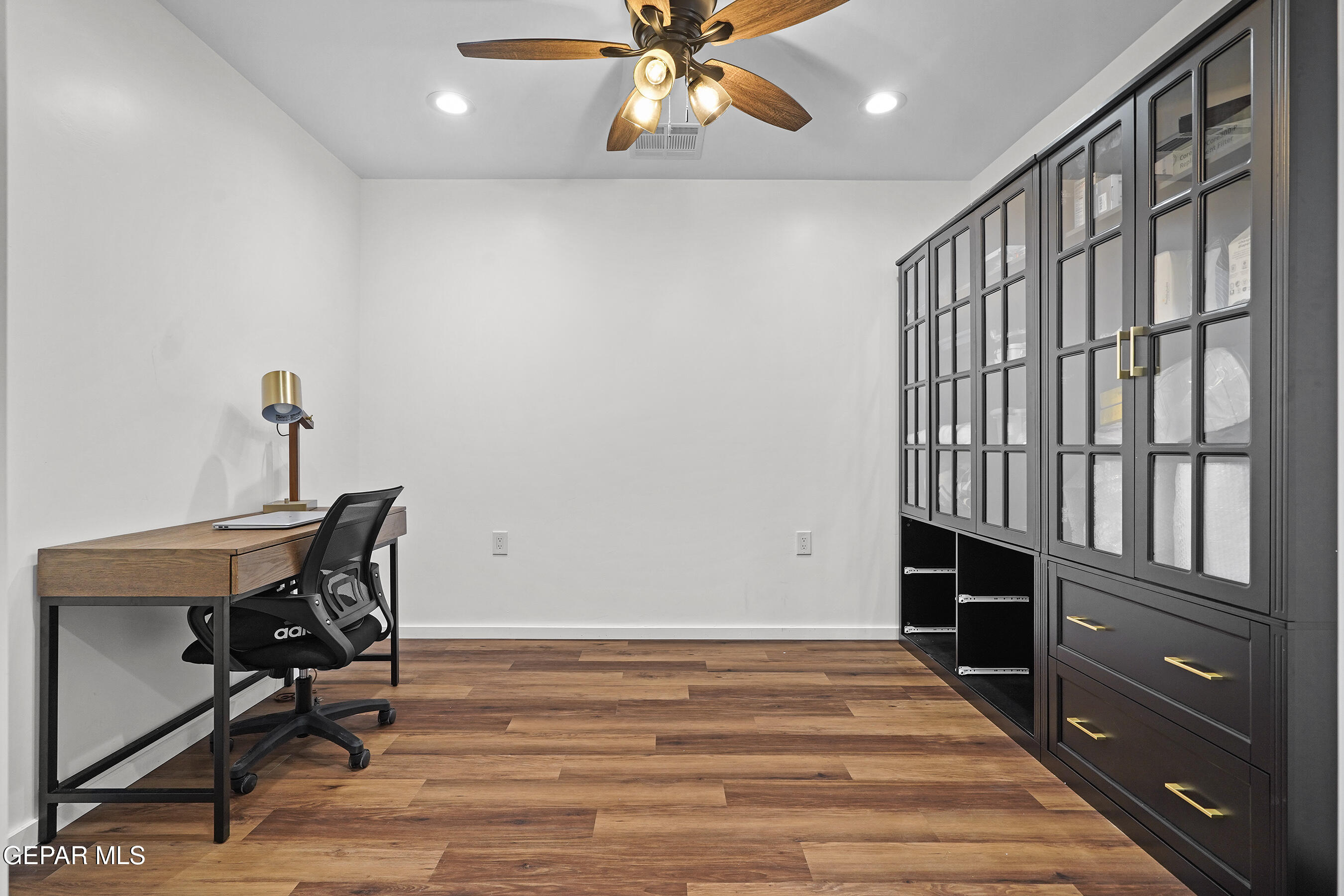 8300 SOLAR Place